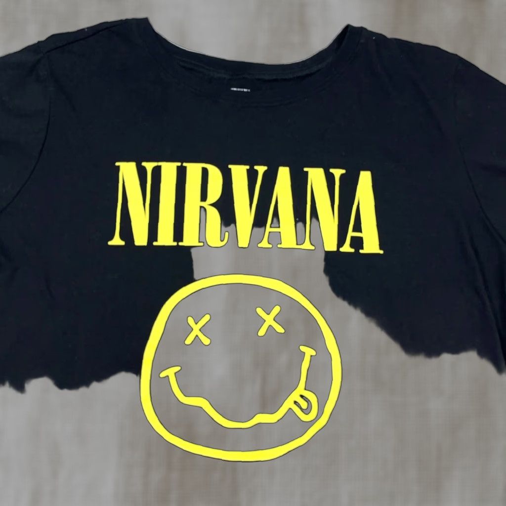 Vintage Nirvana Shirt Women 2X Black Yellow Tee Rock Band Concert Smiley Face Ladies Size XXL / US 16-18 / IT 52-54 - 1 Thumbnail