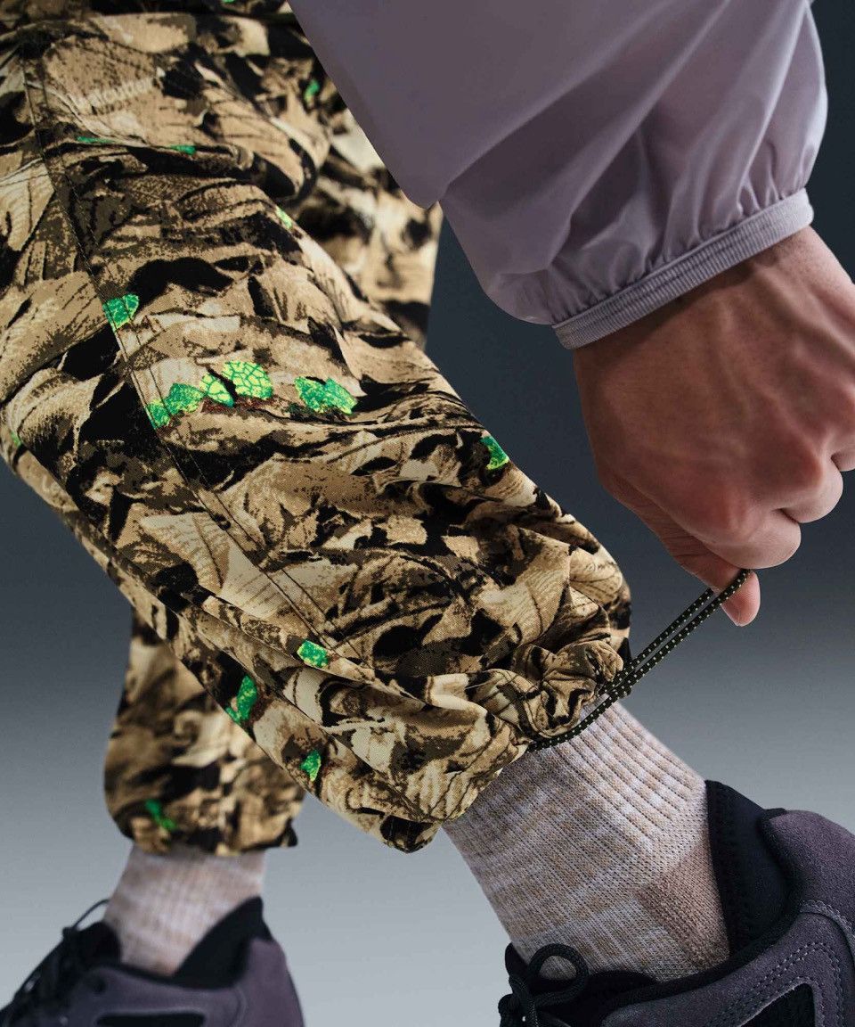 Nike ACG Nike ACG "Smith Summit" Water-Repellent UV Cargo Pants L Size US 30 / EU 46 - 4 Thumbnail