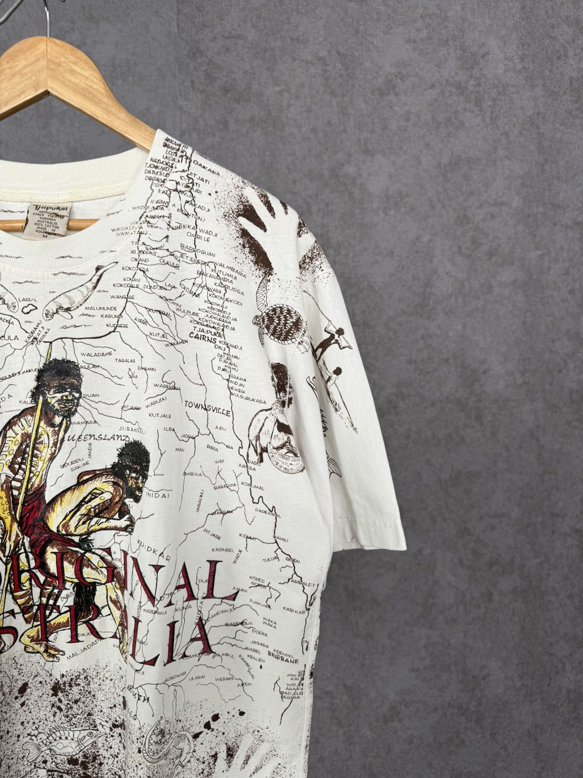 Vintage Aboriginal Australia vintage art overprinted tee Size US M / EU 48-50 / 2 - 2 Thumbnail