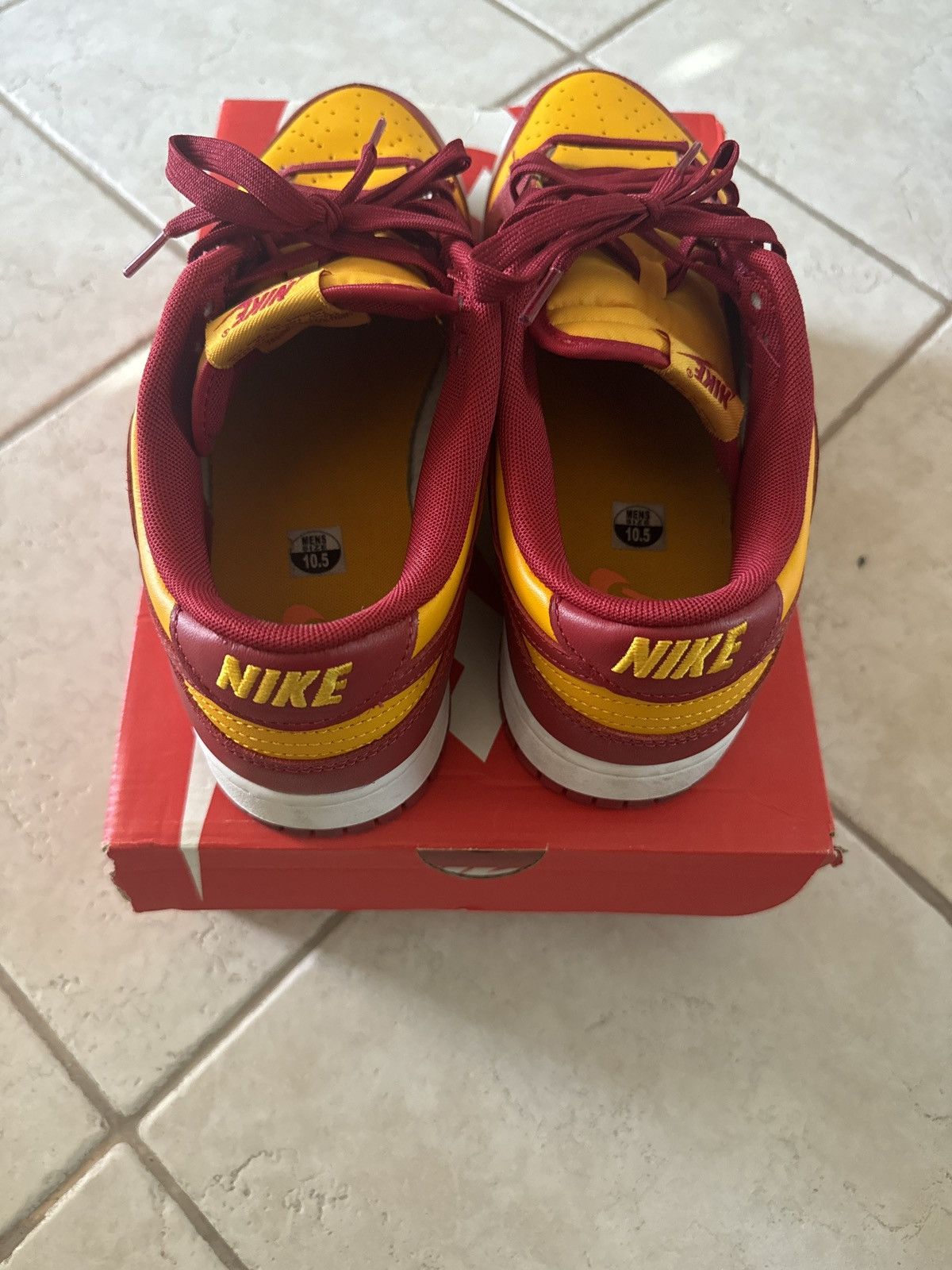 Nike Nike dunk low USC colors Size US 10.5 / EU 43-44 - 6 Thumbnail
