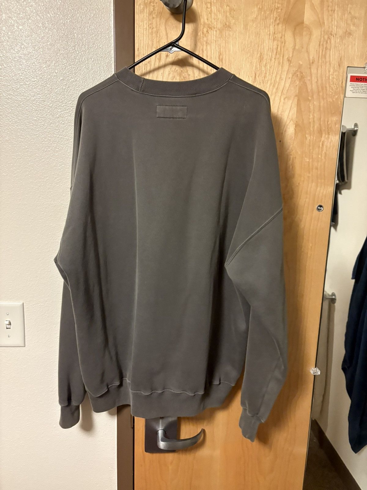 Abercrombie & Fitch Black grey large crewneck Size US L / EU 52-54 / 3 - 2 Thumbnail
