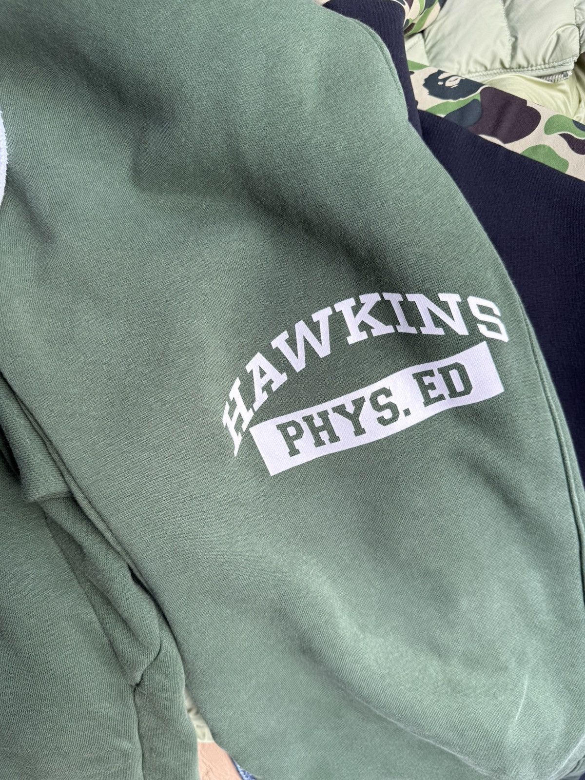 Nike Nike x Stranger Things Hawkins High Sweatpants. Green Size US 28 / EU 44 - 3 Thumbnail