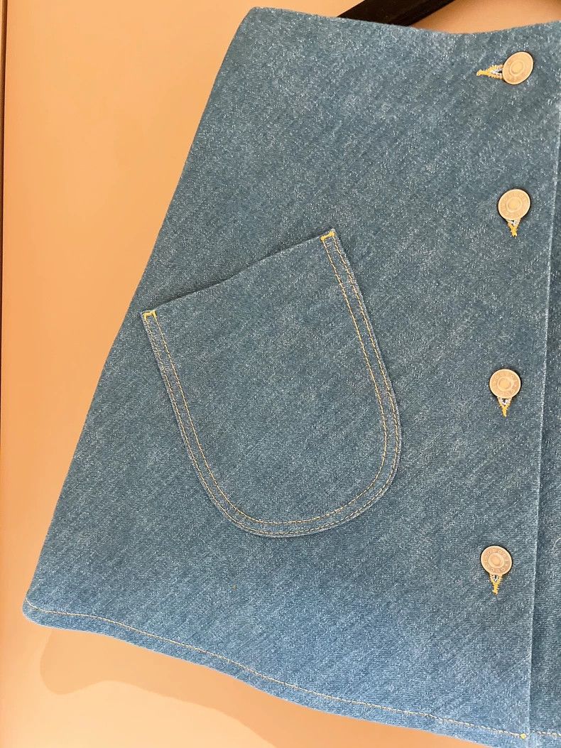 Gucci Gucci Small apple embroidery A-shaped denim skirt short ski Size 25" / US 0 / IT 36 - 5 Thumbnail