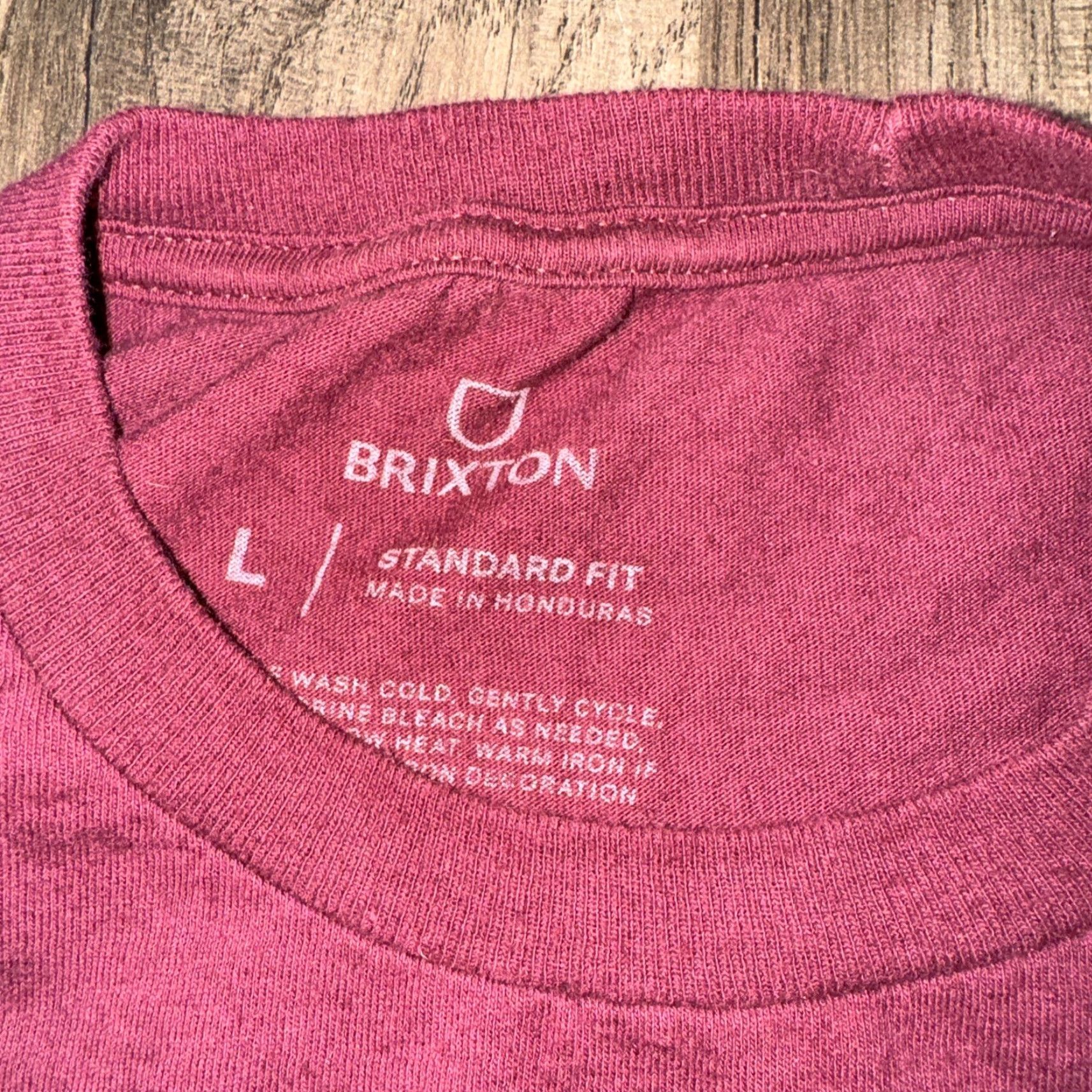 Brixton VINTAGE Brixton Supply Co Logo T-Shirt Men L Red Maroon Burgundy 21.5x27 Basics Size US L / EU 52-54 / 3 - 5 Thumbnail