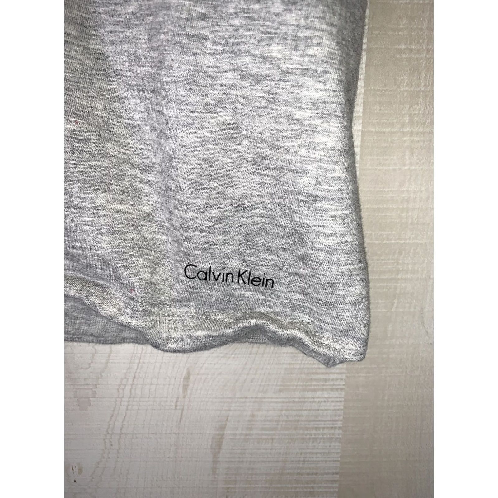 Calvin Klein Calvin Klein Men’s L Gray V-Neck Short Sleeve T-Shirt 3178, CK, Regular, Solid, Pre Owned, Size L, Men, Gray, T-Shirt Size US L / EU 52-54 / 3 - 6 Thumbnail