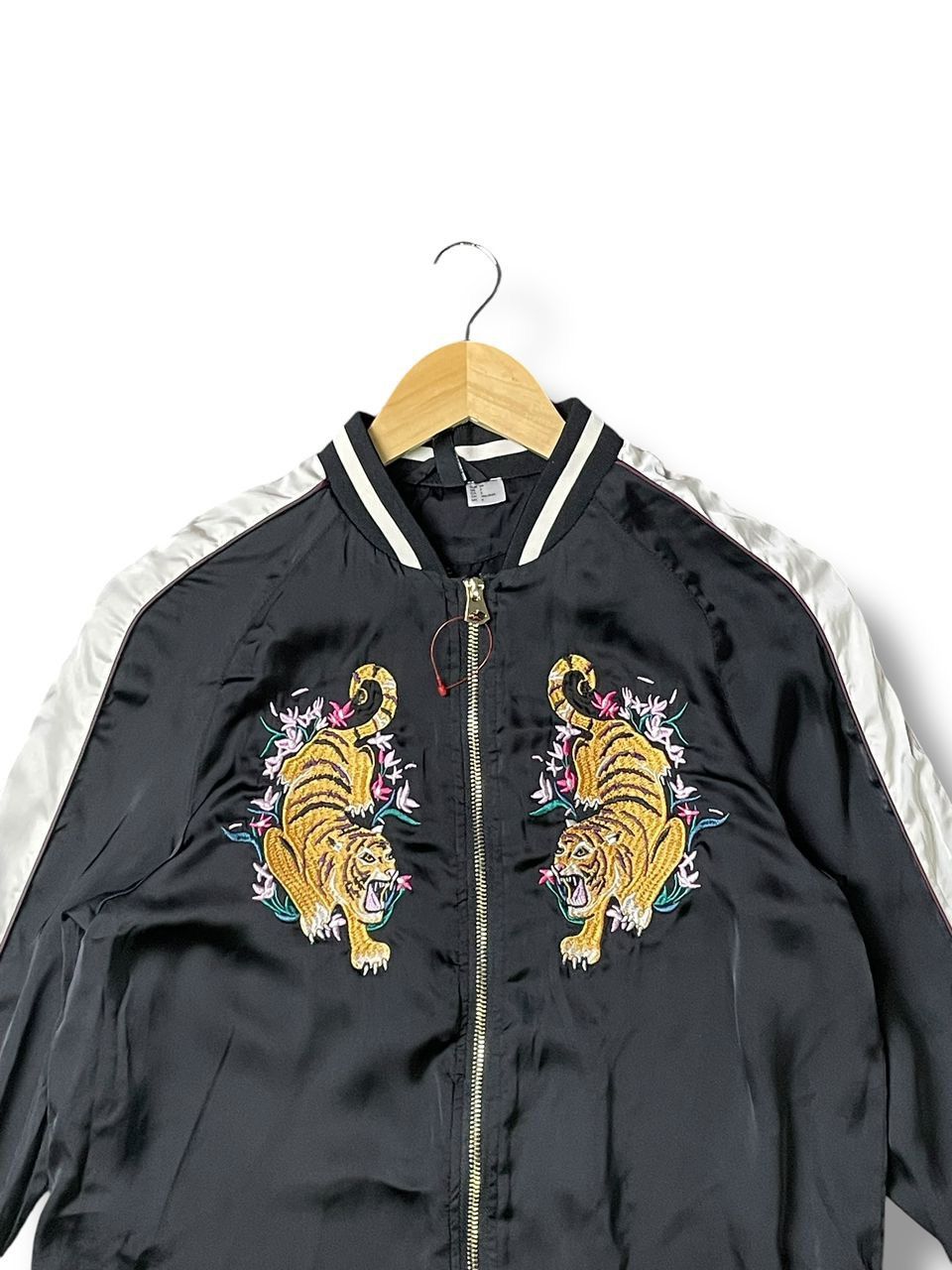 Divided × H&M H&M Divided Sukajan Embroidery Tiger Jacket (2) Size US XS / EU 42 / 0 - 5 Thumbnail