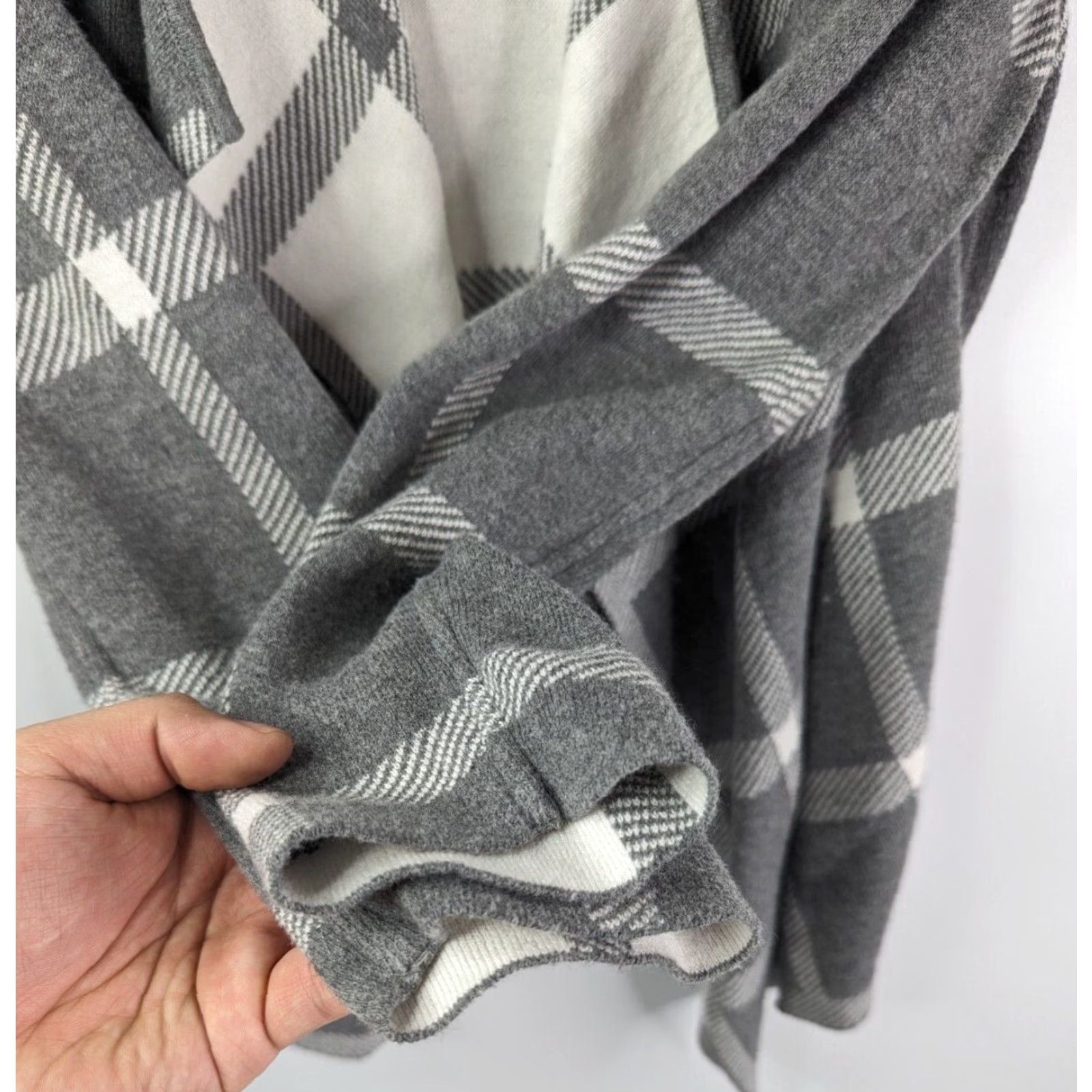 Vintage VINTAGE Chico’s Reversible Windowpane-Print Drape Open Cardigan Size 1 Grey 570244415 Size M / US 6-8 / IT 42-44 - 2 Thumbnail