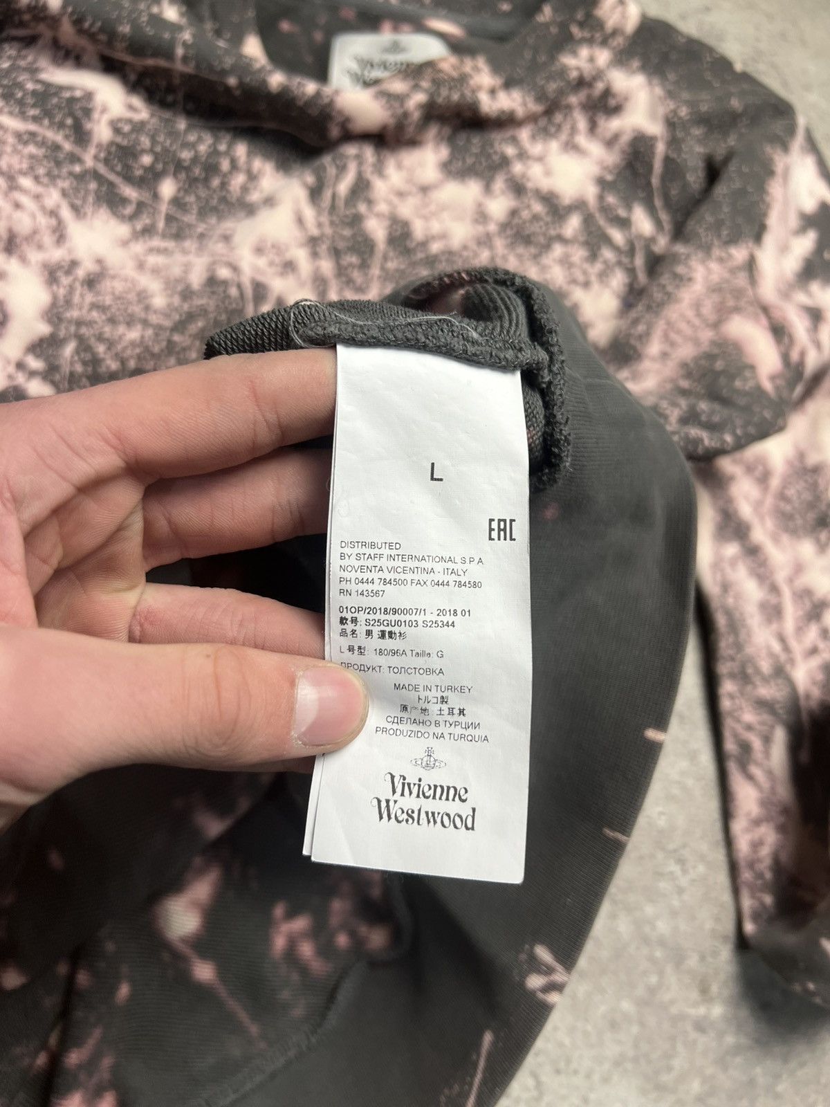 Vivienne Westwood Vintage Vivienne Westwood Sweatshirt Orb Logo Basic Pullover Size US L / EU 52-54 / 3 - 9 Thumbnail