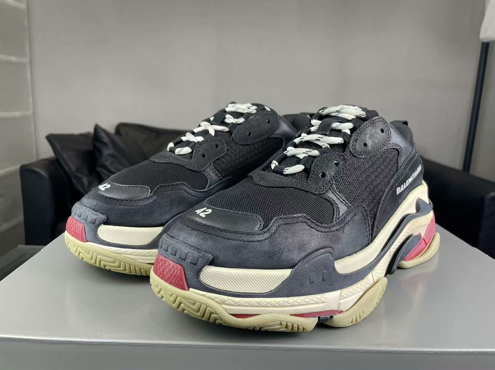 Balenciaga Balenciaga Black Lowtop Sneakers S Men Size US 10 / EU 43 - 1 Thumbnail