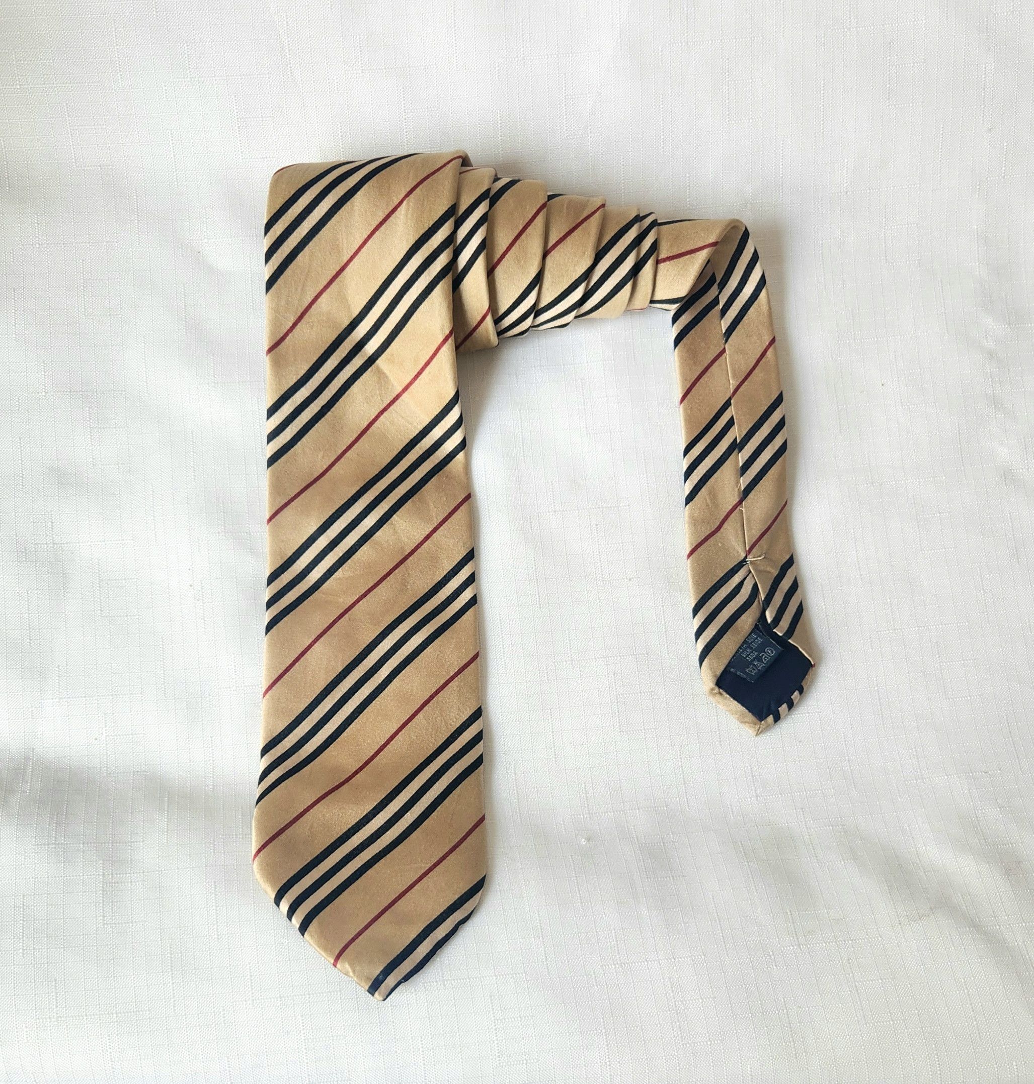 Burberry × Vintage Burberry London Beige Tie 100% Silk Made Italy Vintage Nova Size ONE SIZE - 1 Thumbnail