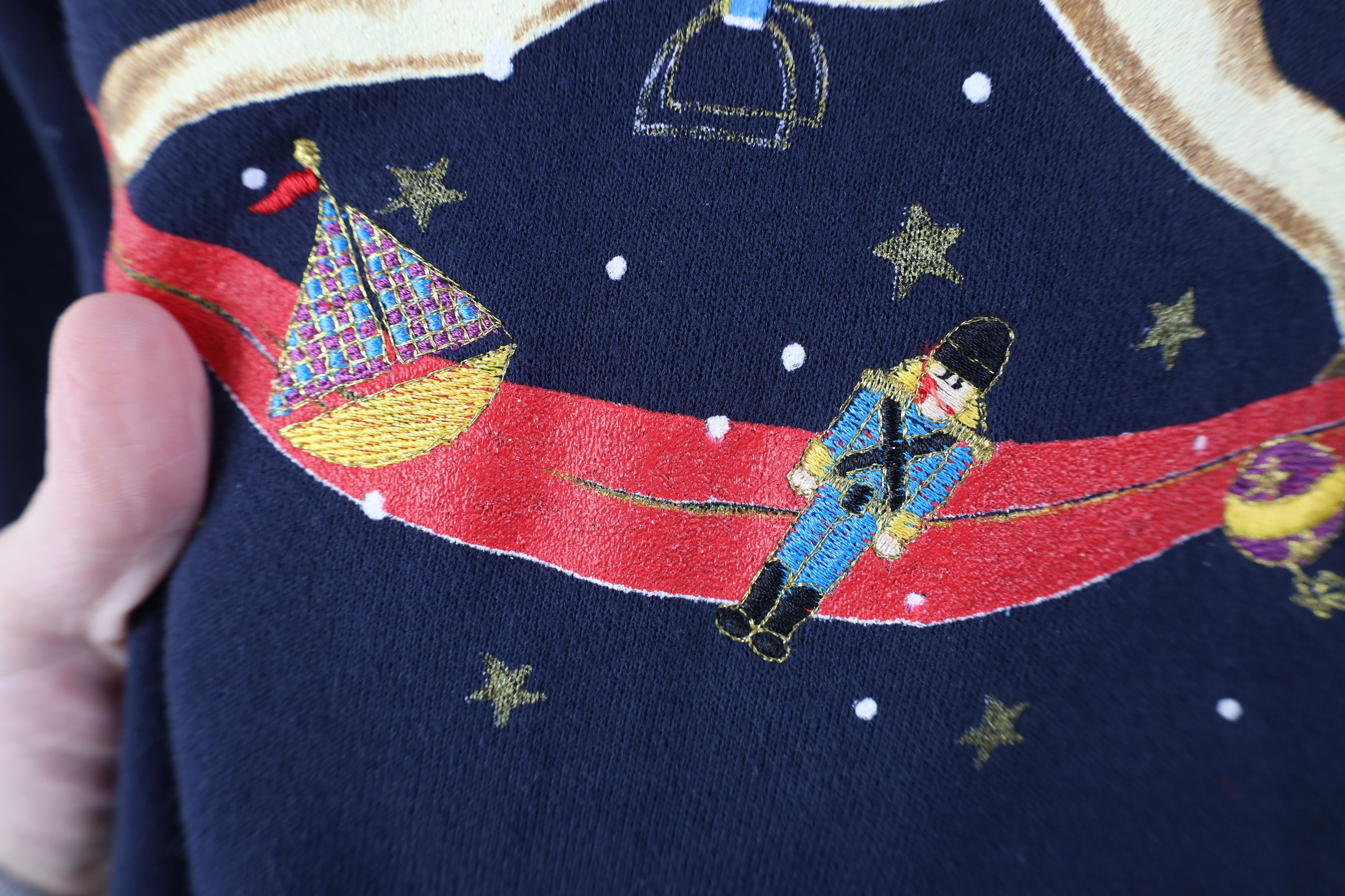 Vintage Vintage 90s Streetwear Christmas Horse Sweatshirt USA Size L / US 10 / IT 46 - 6 Thumbnail