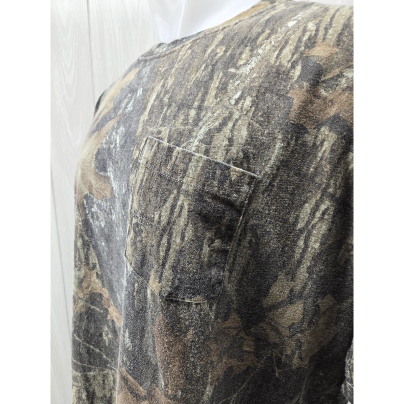 Jerzees VINTAGE Jerzees Outdoors Camo Shirt 2XL Long Sleeve Mossy Oak Breakup Pocket Mens Shirt Size US XXL / EU 58 / 5 - 5 Thumbnail
