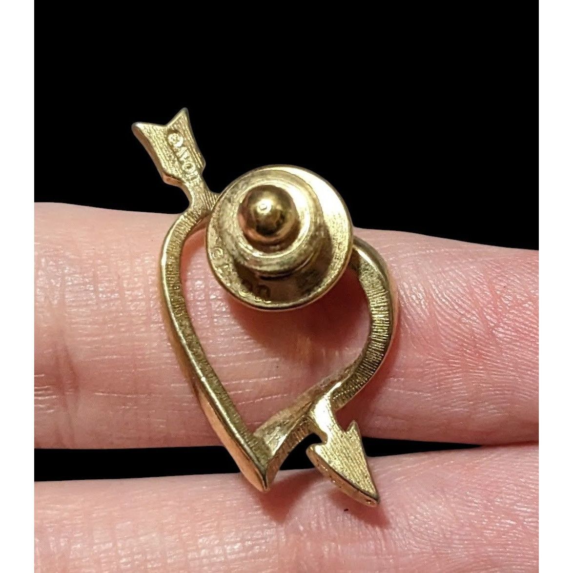 Other Vintage Avon Gold Tone Open Heart And Arrow Pin Size ONE SIZE - 3 Thumbnail