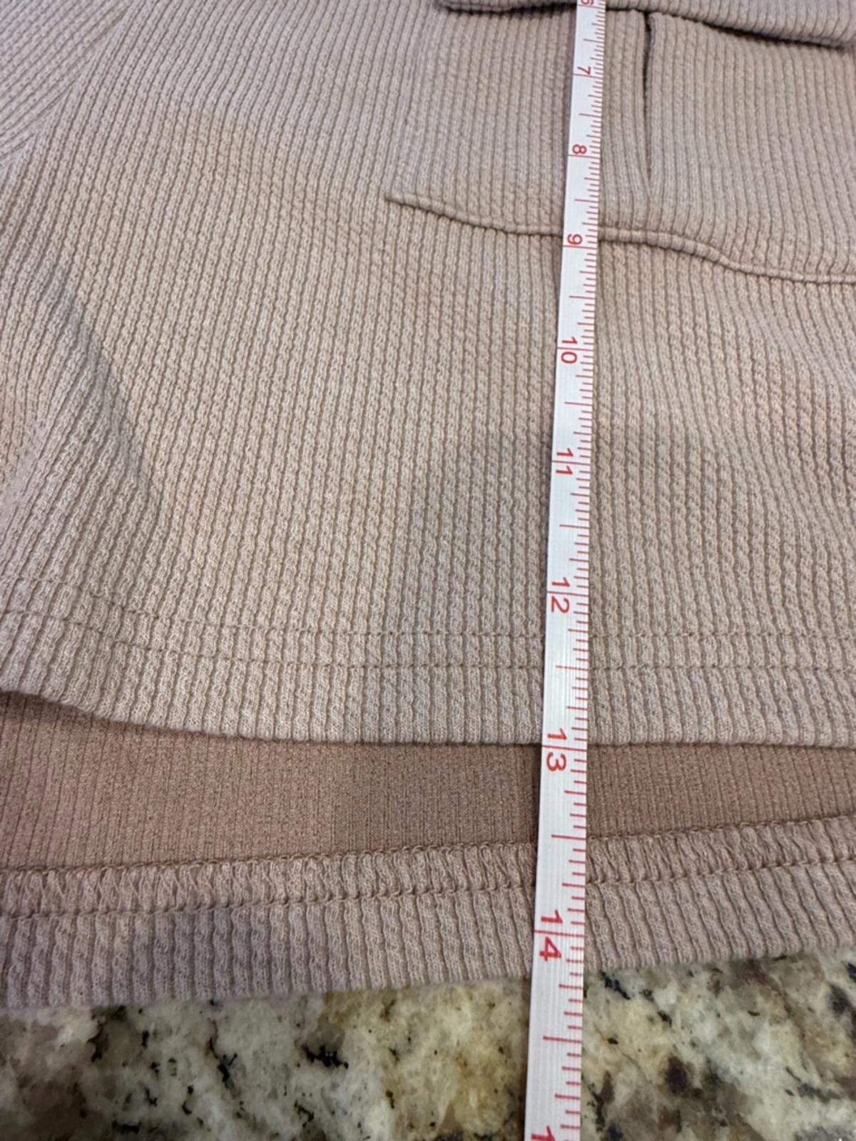 Other Kittenish tan ribbed ruffled waist shorts back pockets SZ M Size 32" / US 10 / IT 46 - 9 Thumbnail