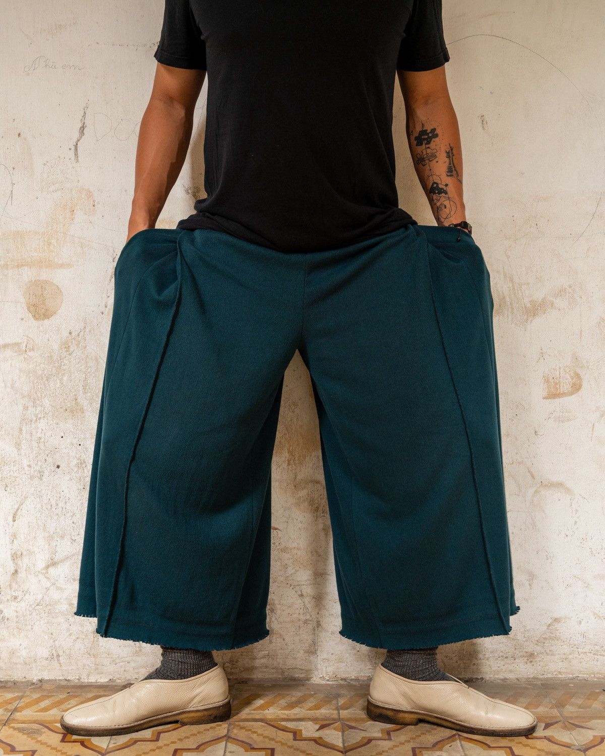 Issey Miyake Issey Miyake A-POC SS19 cropped balloon pant Size US 32 / EU 48 - 2 Thumbnail