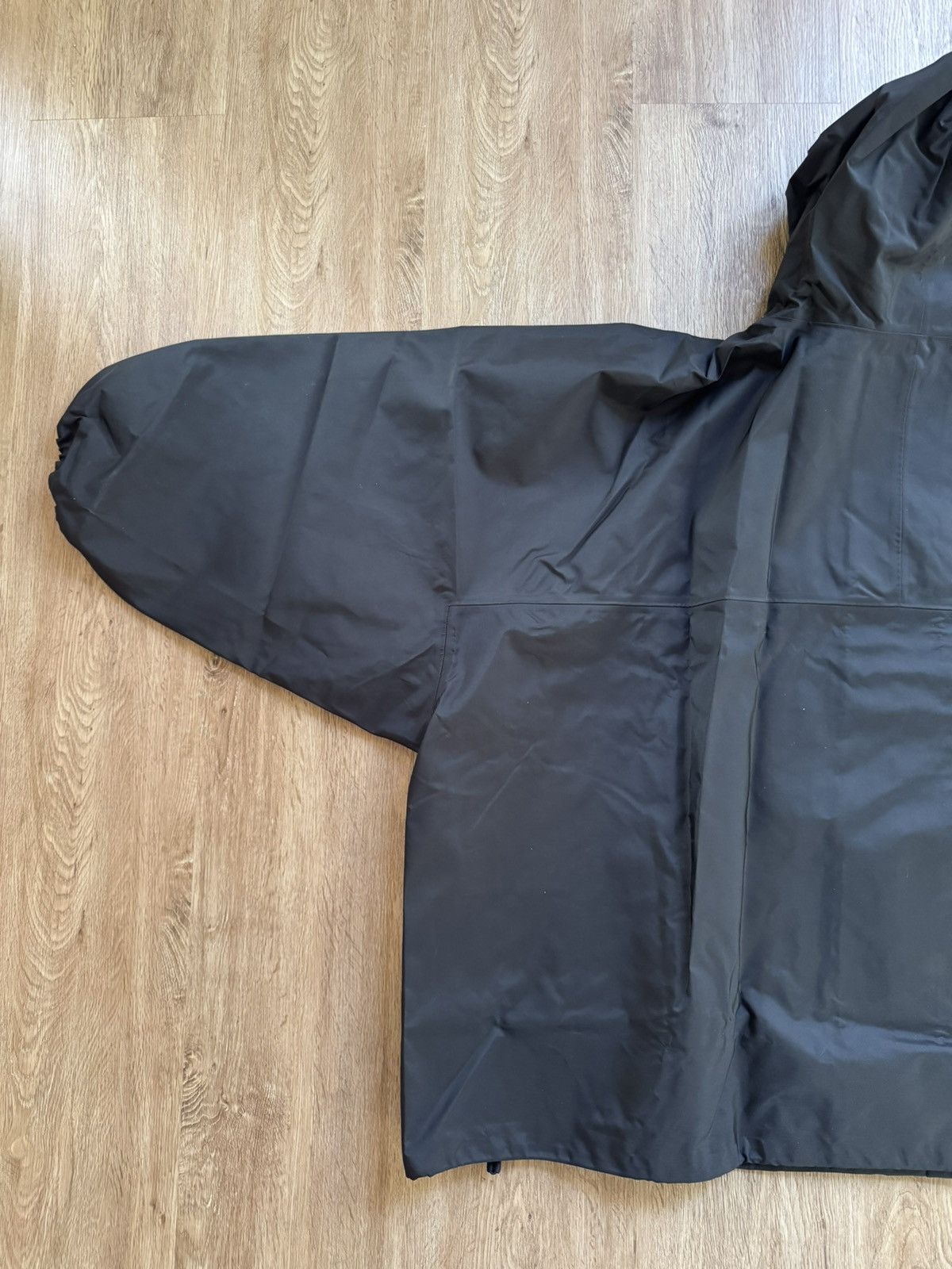 Balenciaga × Gap × Yeezy T Cut Parka Size US L / EU 52-54 / 3 - 4 Thumbnail