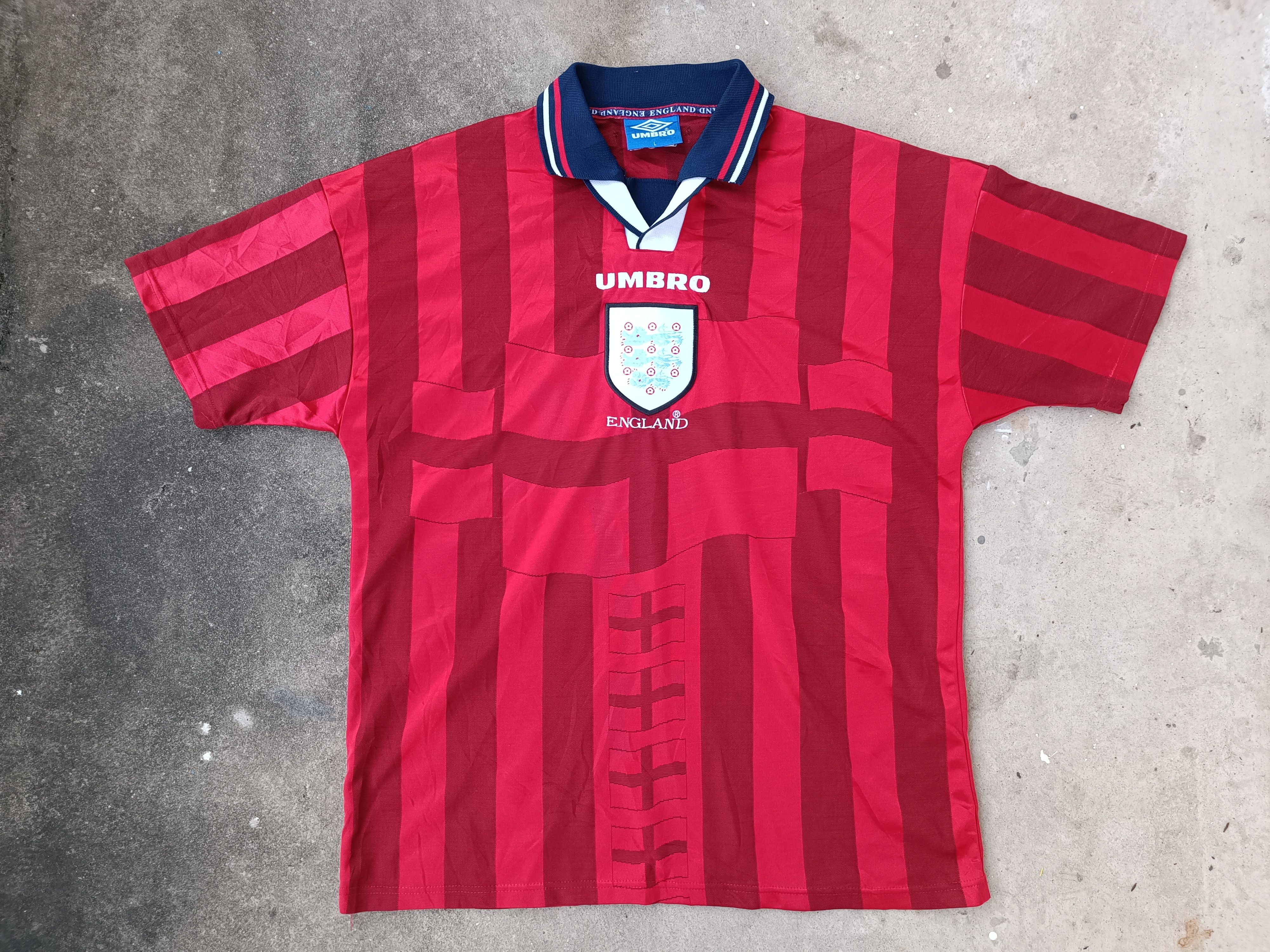 image of England 1997/98 Away Soccer Jersey Football Shirt in Red, Men's (Size Large)