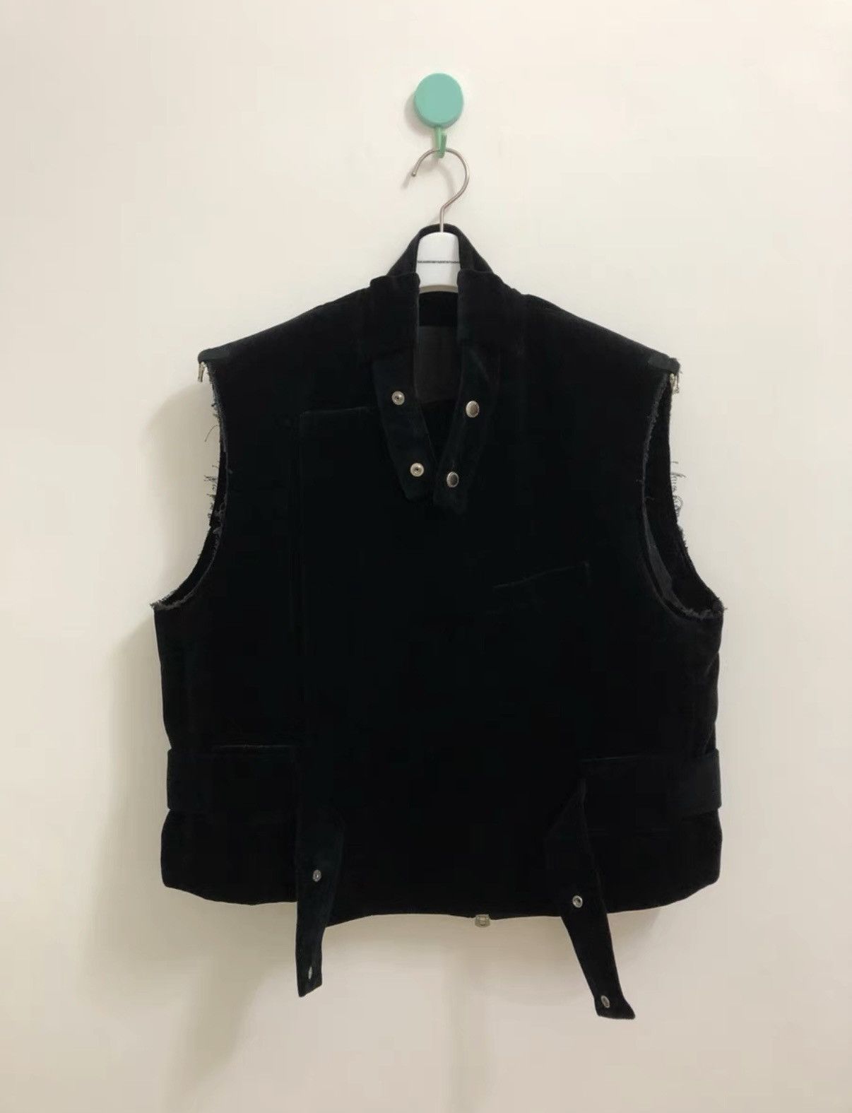 Takahiromiyashita The Soloist. TAKAHIROMIYASHITA THE SOLOIST takahiro miyashita vest Size US S / EU 44-46 / 1 - 1 Thumbnail