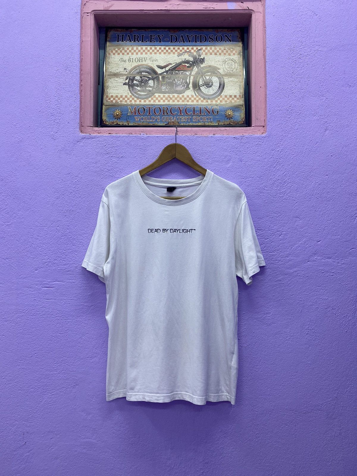 Japanese Brand Dead By Daylight ‘ Dead is not an escape’ White Tee Size US M / EU 48-50 / 2 - 3 Thumbnail
