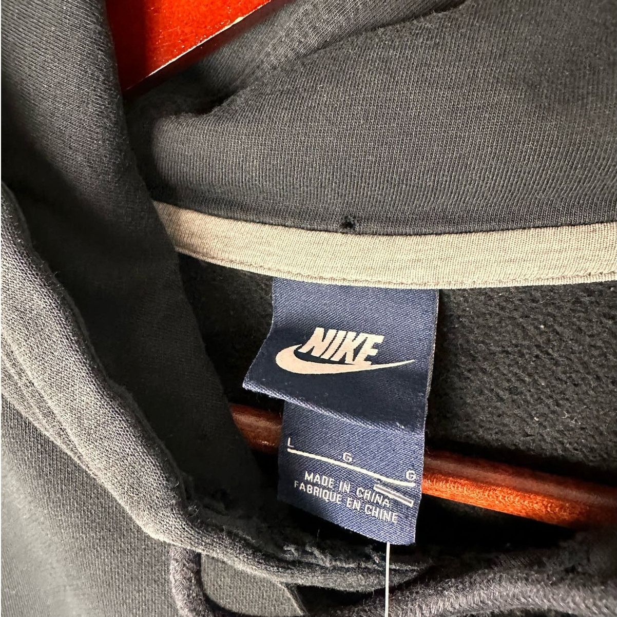 Nike Nike Sportswear Hoodie Sweatshirt Sz L Black Embroidered Size US L / EU 52-54 / 3 - 10 Thumbnail