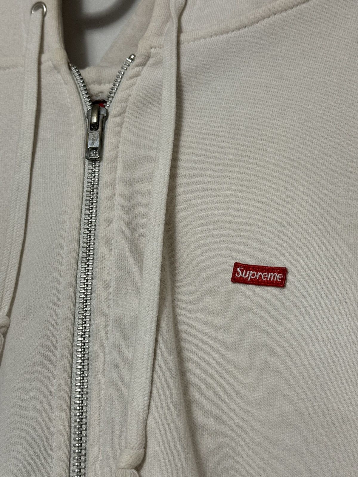 Supreme Supreme Small Box Logo Zip Up Jacket SZ Medium White💥 Size US M / EU 48-50 / 2 - 2 Thumbnail