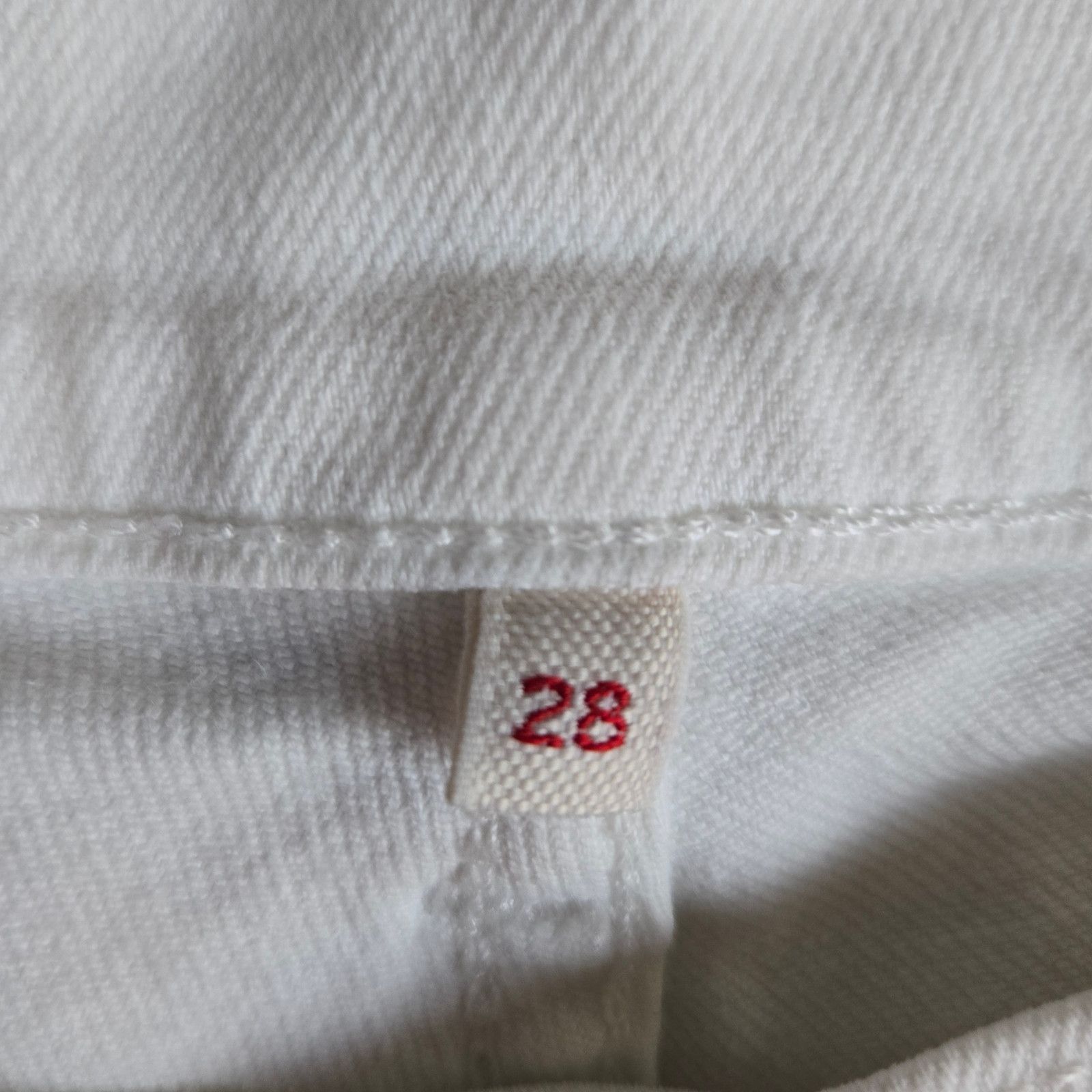 Levi's Levi's 311 White Shaping Skinny Capri Jeans Size 28 Size 28" / US 6 / IT 42 - 4 Thumbnail