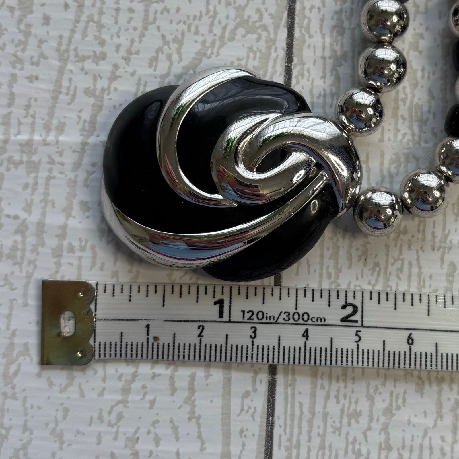 Other Vtg 1980s Napier Black & Silver Tone Swirled Disc Necklace Size ONE SIZE - 6 Thumbnail