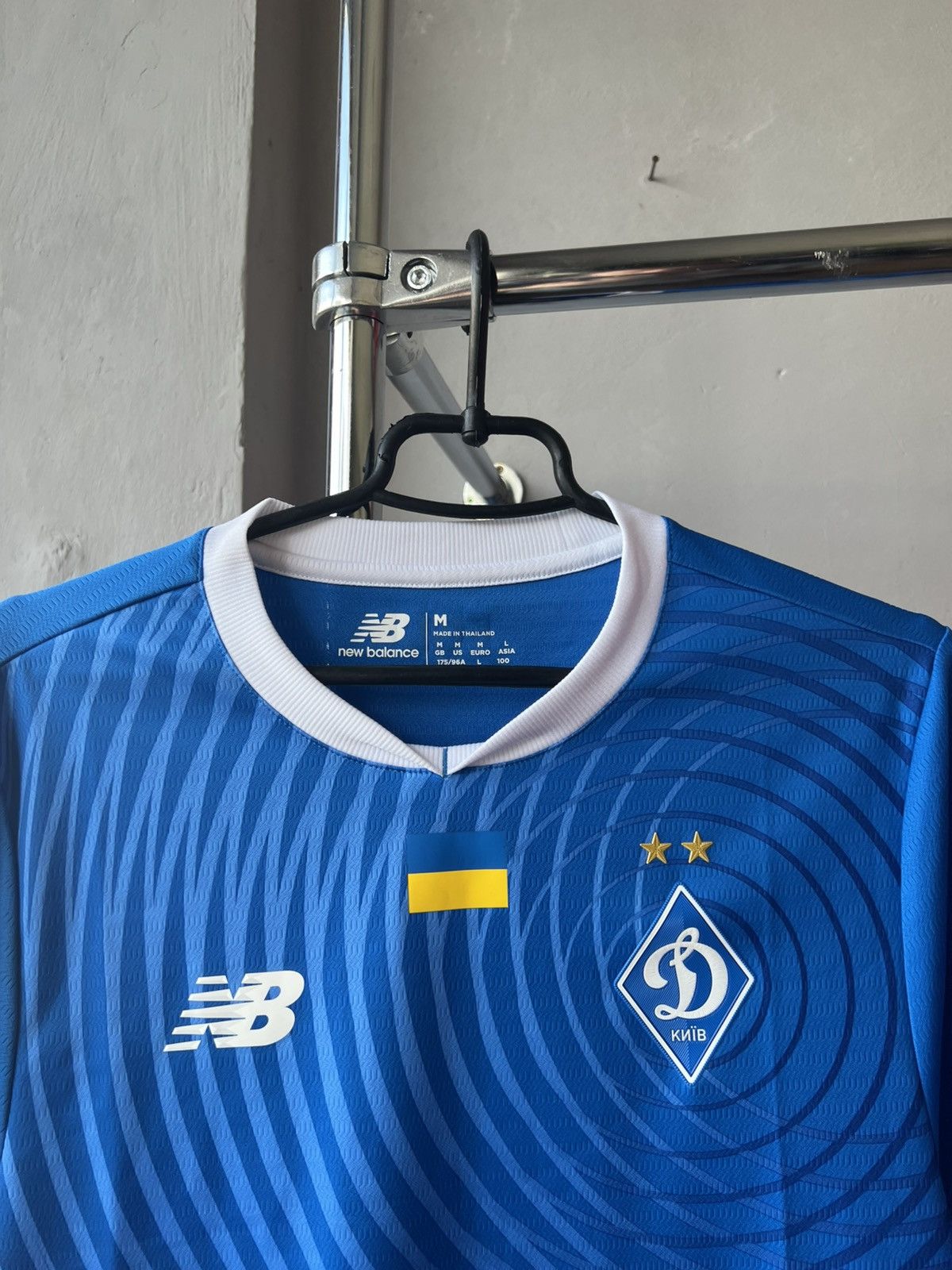 New Balance 2022/23 DYNAMO KYIV UKRAINE AWAY SOCCER JERSEY FOOTBALLSHIRT Size US M / EU 48-50 / 2 - 4 Thumbnail