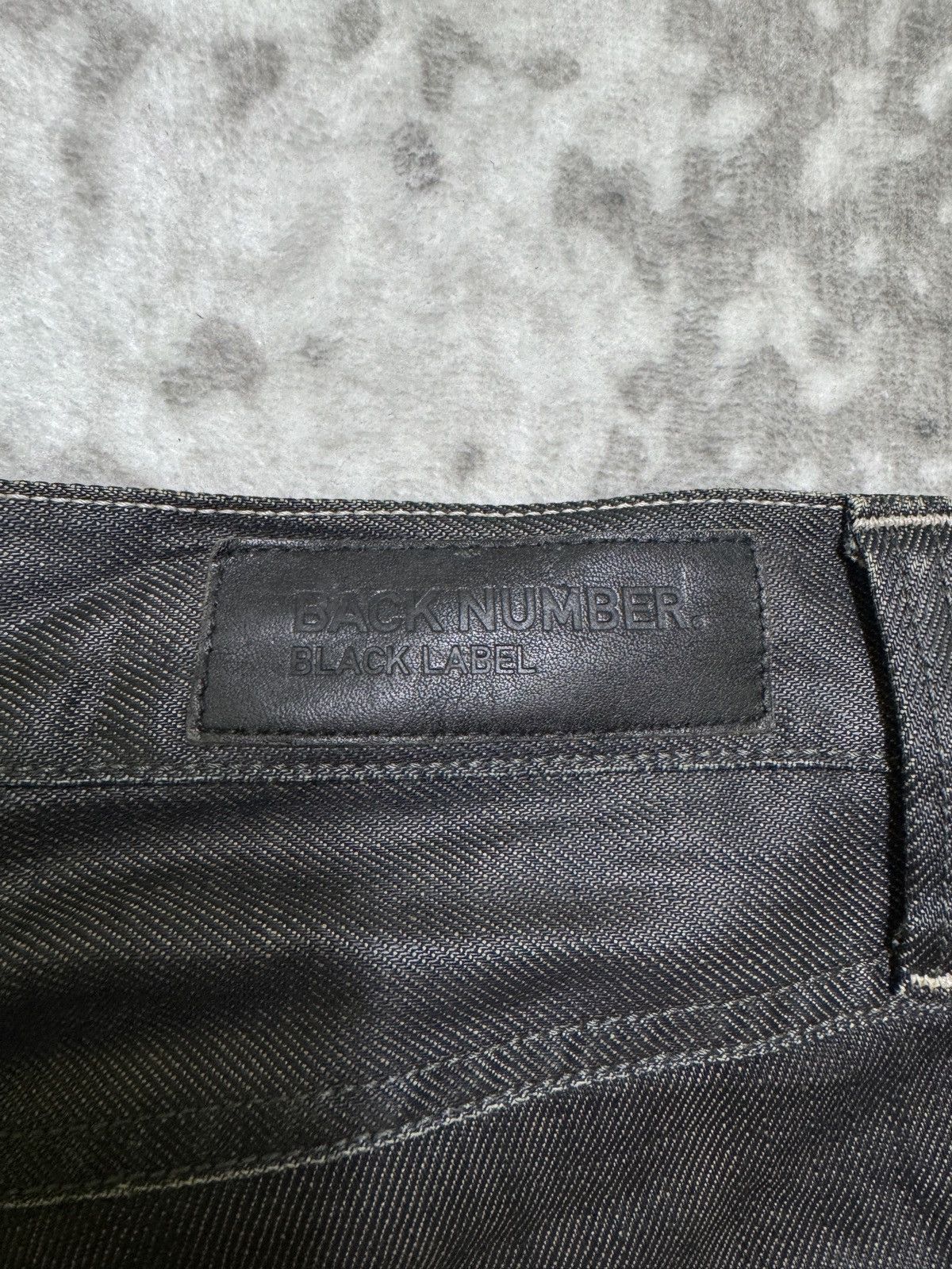 Vintage Vintage Back Number Waxed Black Distressed Denim Jeans Size US 31 - 14 Thumbnail
