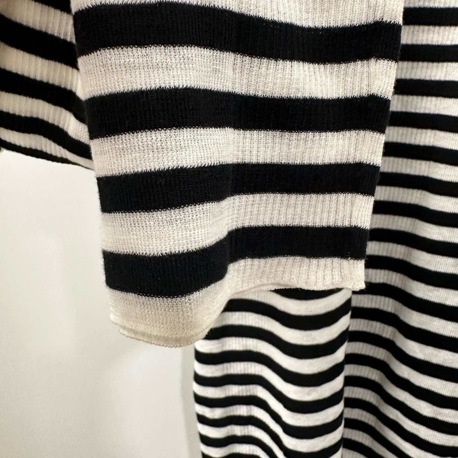 Saint Laurent Paris Classic Yves Saint Laurent Lightweight Turtleneck Sweater Size US L / EU 52-54 / 3 - 3 Thumbnail