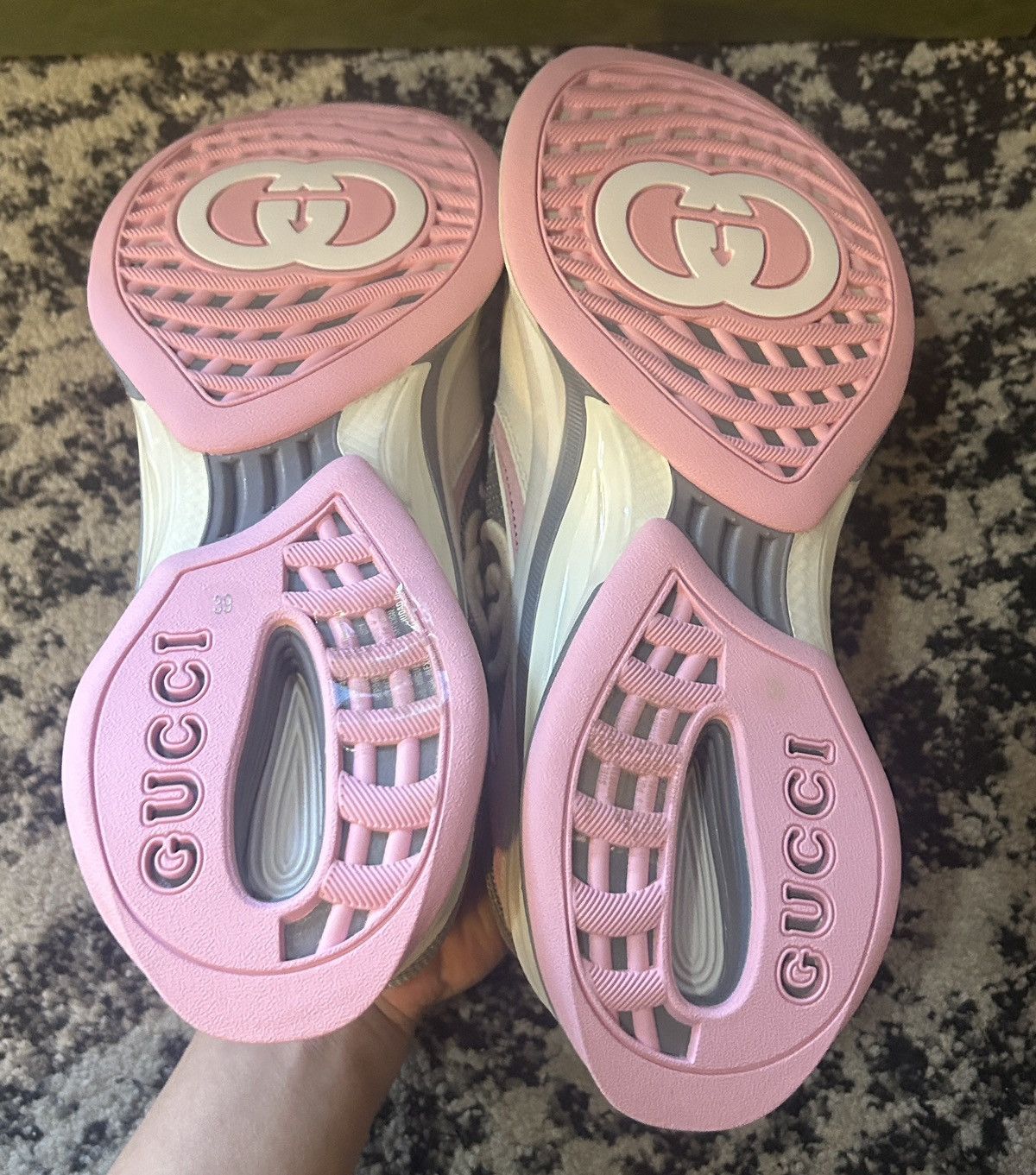 Gucci Gucci Leather Upper Run Sneaker Grey Pink Off White Size US 9 / IT 39 - 5 Thumbnail