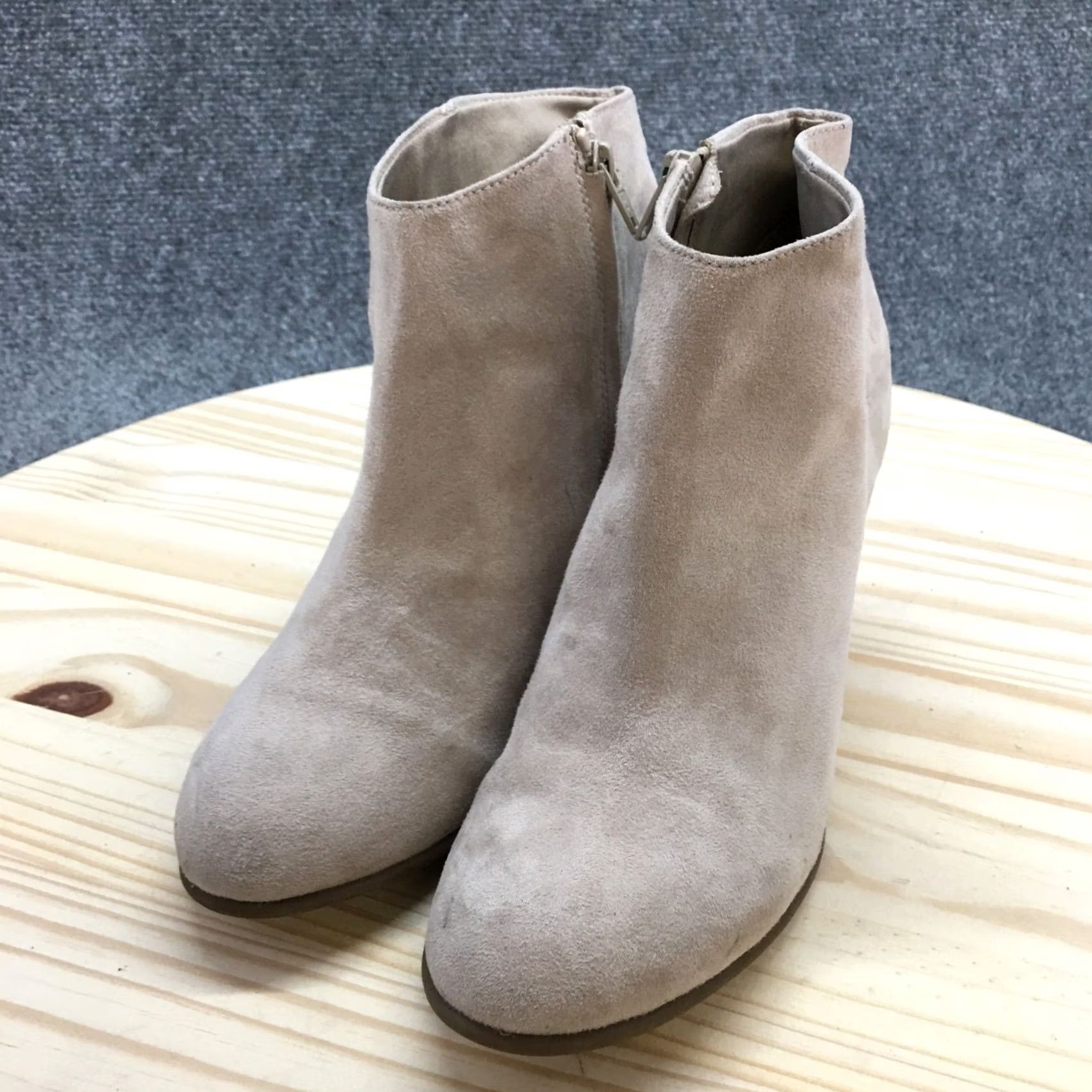 Old Navy Old Navy Boots Womens 9 Ankle Booties Beige Faux Suede Heel Zip Casual Bootie Size US 9 / IT 39 - 3 Thumbnail
