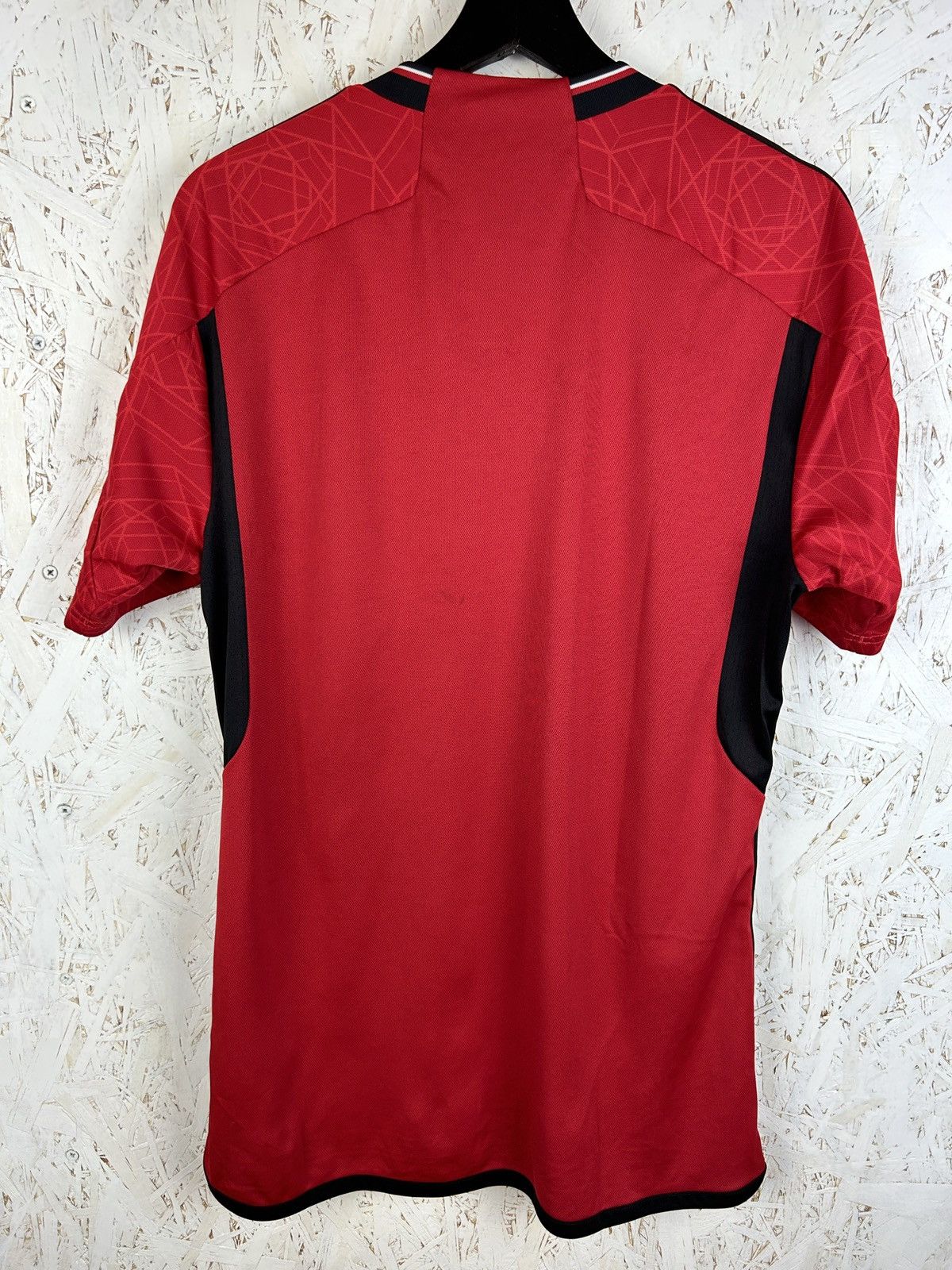 Adidas BNWT Adidas Manchester United 2023/24 Home Soccer Jersey M Size US M / EU 48-50 / 2 - 5 Thumbnail