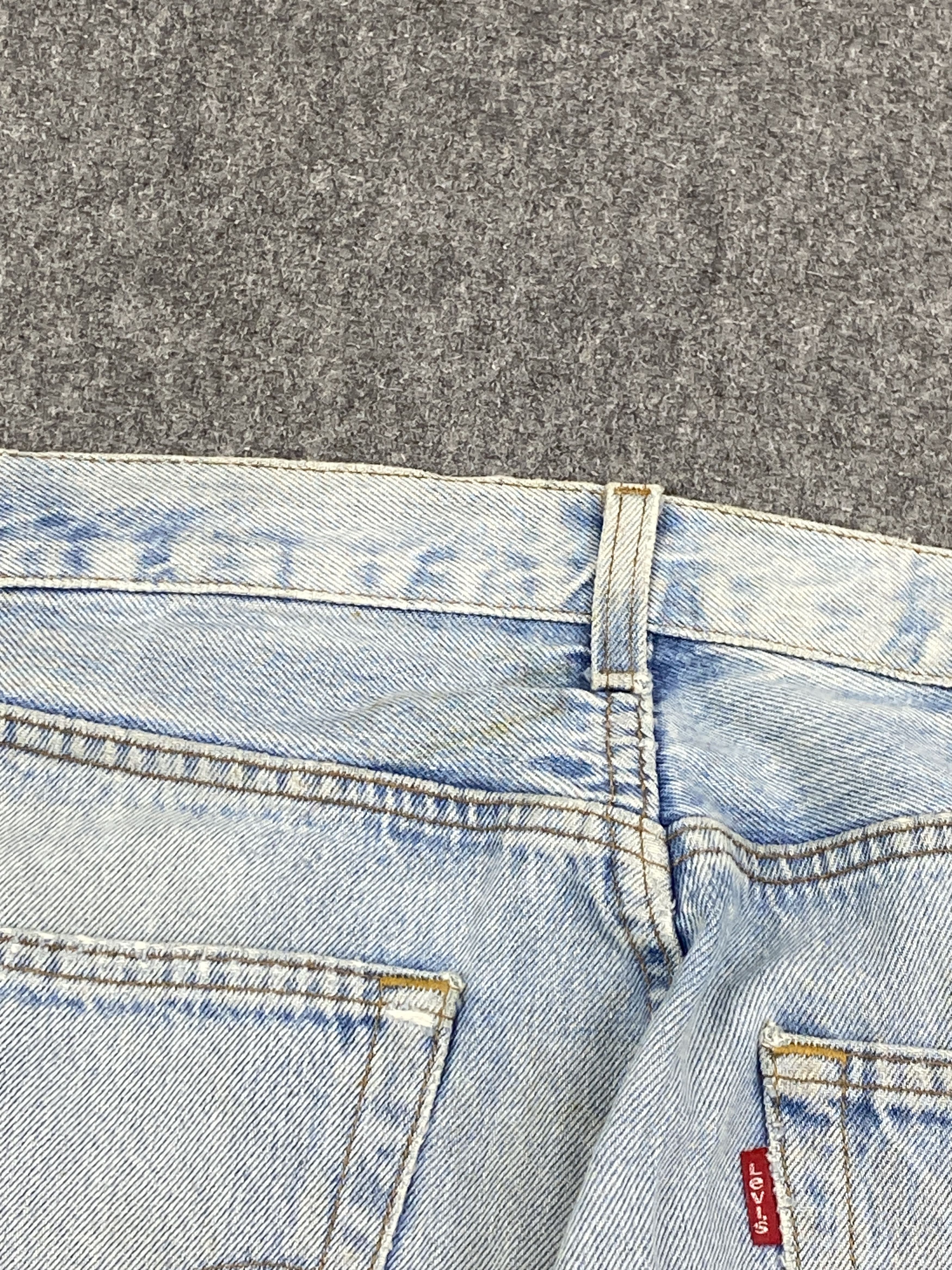 Levi's Vintage Levis 501 Light Blue Wash Denim DP2808 Size US 33 - 19 Thumbnail