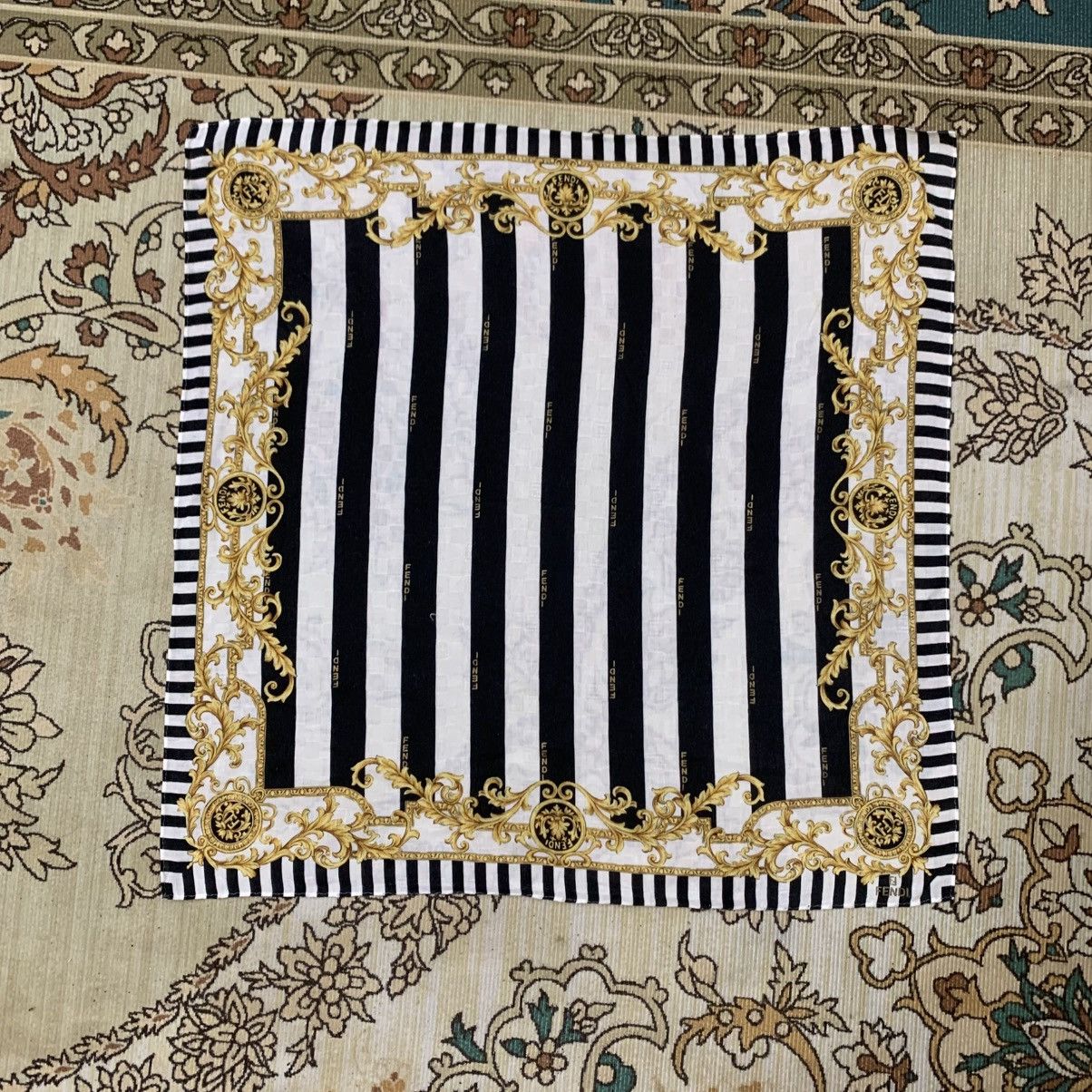 Fendi FENDI HANDKERCHIEF BANDANA Size ONE SIZE - 1 Thumbnail