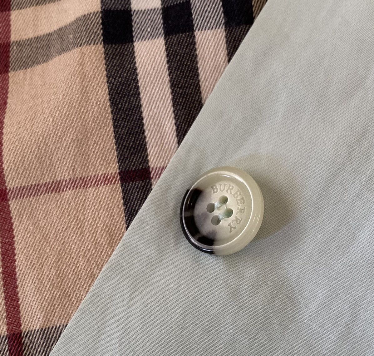 Burberry Burberry Nylon/Coton Nova Check Jacket x Vintage x Luxury Size S / US 4 / IT 40 - 14 Thumbnail