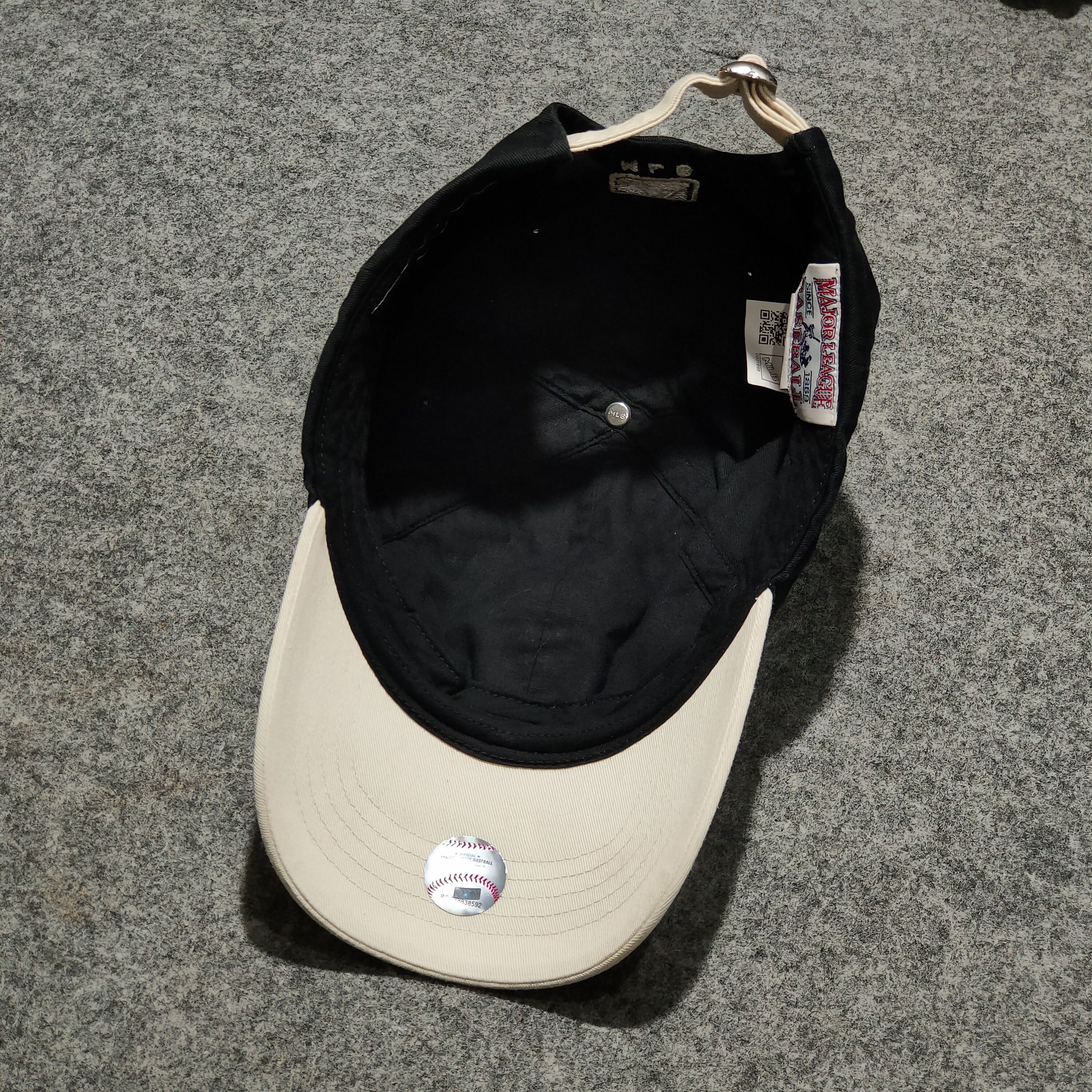 MLB 🔥Unisex Varsity NEW YORK YANKEES cap Size ONE SIZE - 6 Thumbnail