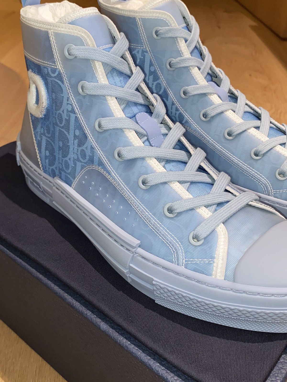 Daniel Arsham × Dior Dior B23 High Top Daniel Arsham Light Blue Size US 11 / EU 44 - 9 Thumbnail