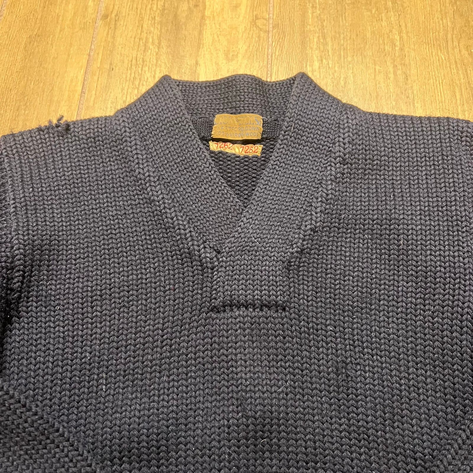 Vintage Vintage Lion Mills 1940s wool sweater Sz S/M made Hartford Size US M / EU 48-50 / 2 - 11 Thumbnail