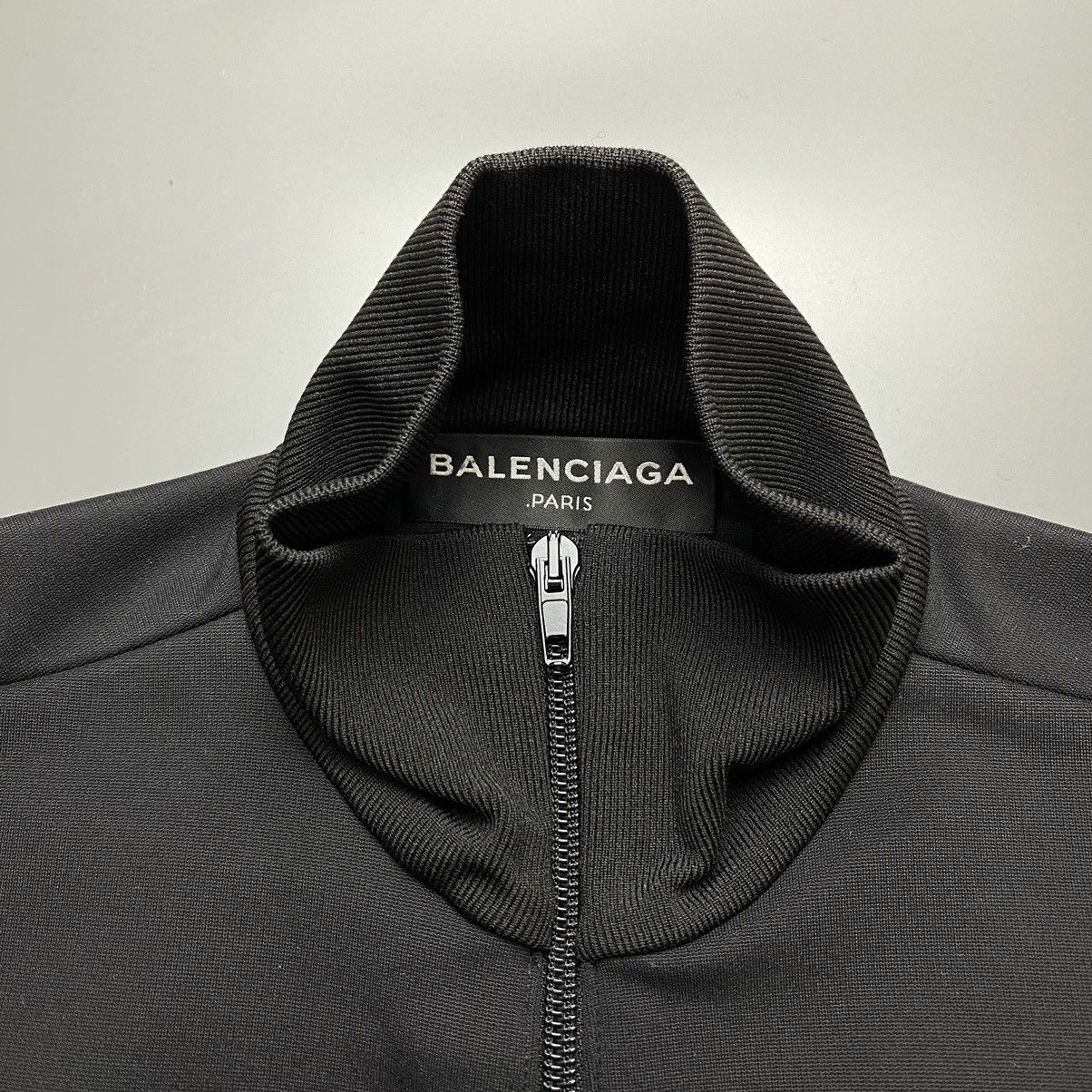 Balenciaga SS17 Demna Gvasalia era Balenciaga power shoulder jacket Size US S / EU 44-46 / 1 - 7 Thumbnail