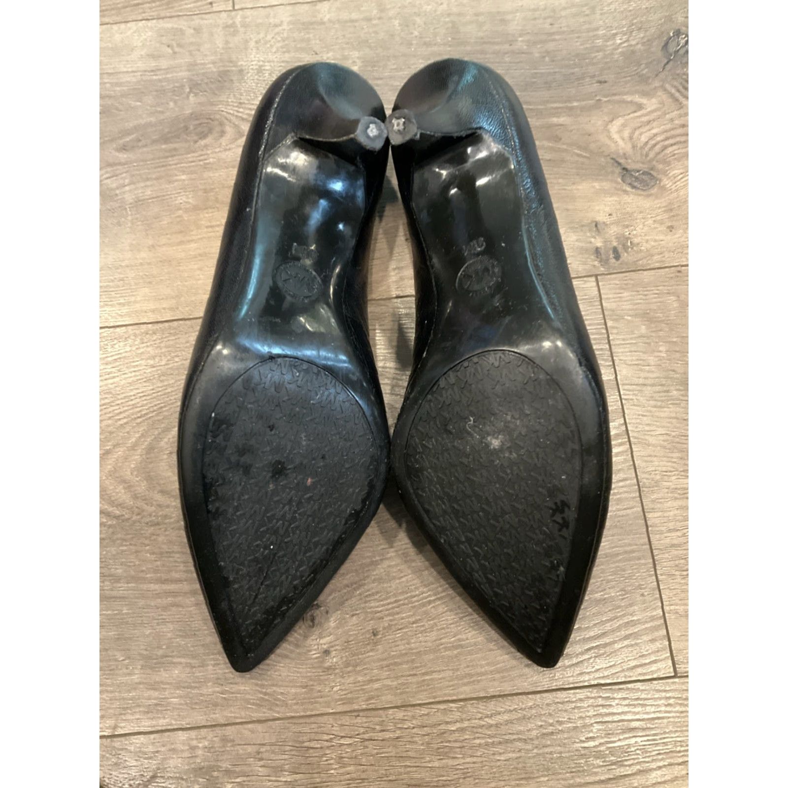 Vintage VINTAGE Michael Kors Flex Patent-Leather Kitten-Heel Pump Black Size 9.5 Women Pumps Size US 8 / IT 38 - 7 Thumbnail