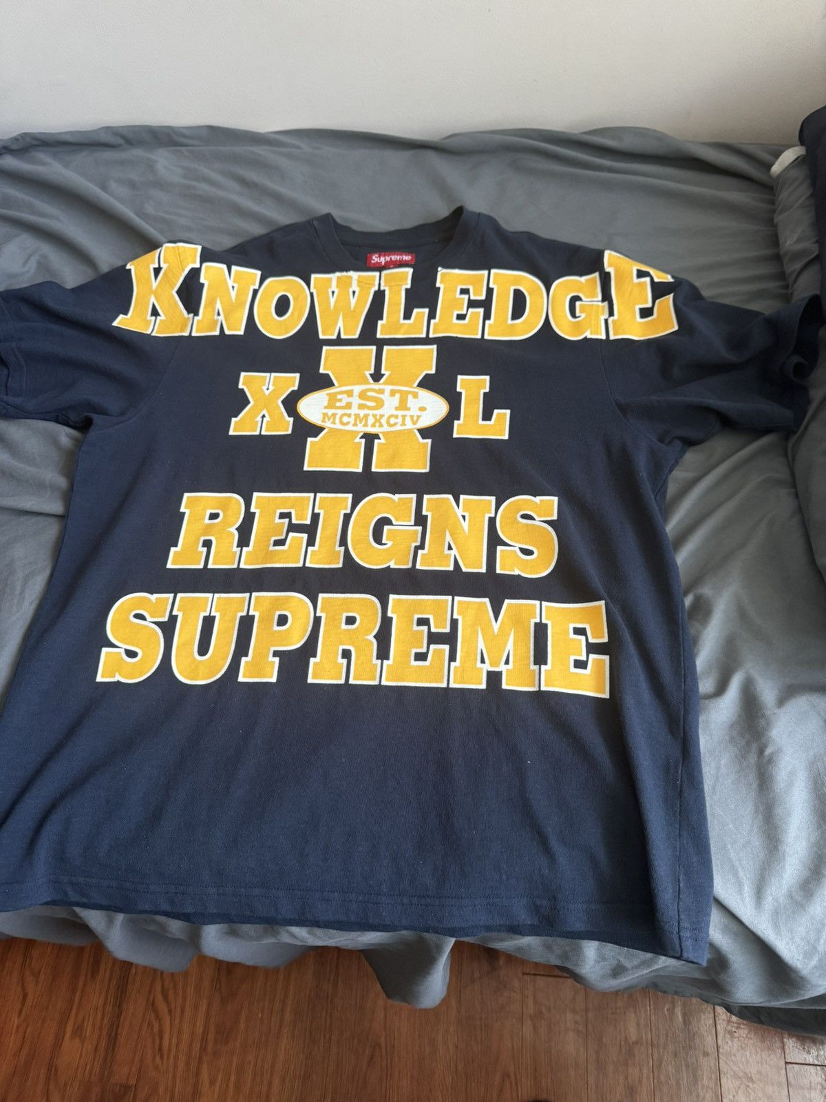 Supreme Supreme Overprint Knowledge Shirt Size US XL / EU 56 / 4 - 1 Thumbnail