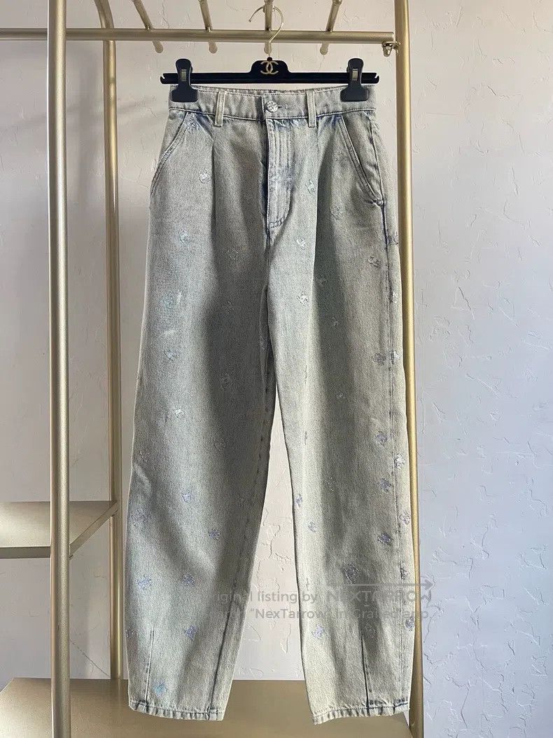 Chanel Chanel 21k light blue logo high-waisted jeans radish pants Size 42" / US 20 - 1 Thumbnail