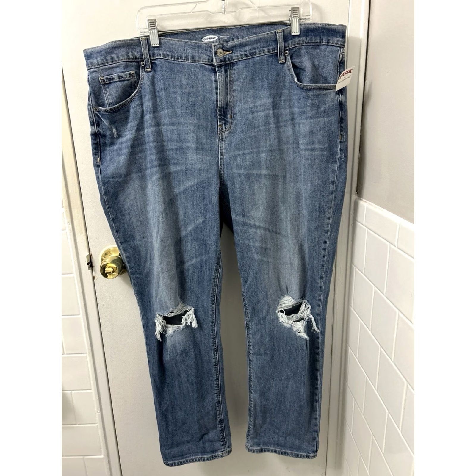 Old Navy VINTAGE Old Navy Jeans Womens 18 Boyfriend Mid Rise Distressed Denim Blue Relaxed Pockets 28in Inseam Womens Size 40" / US 18 - 2 Thumbnail