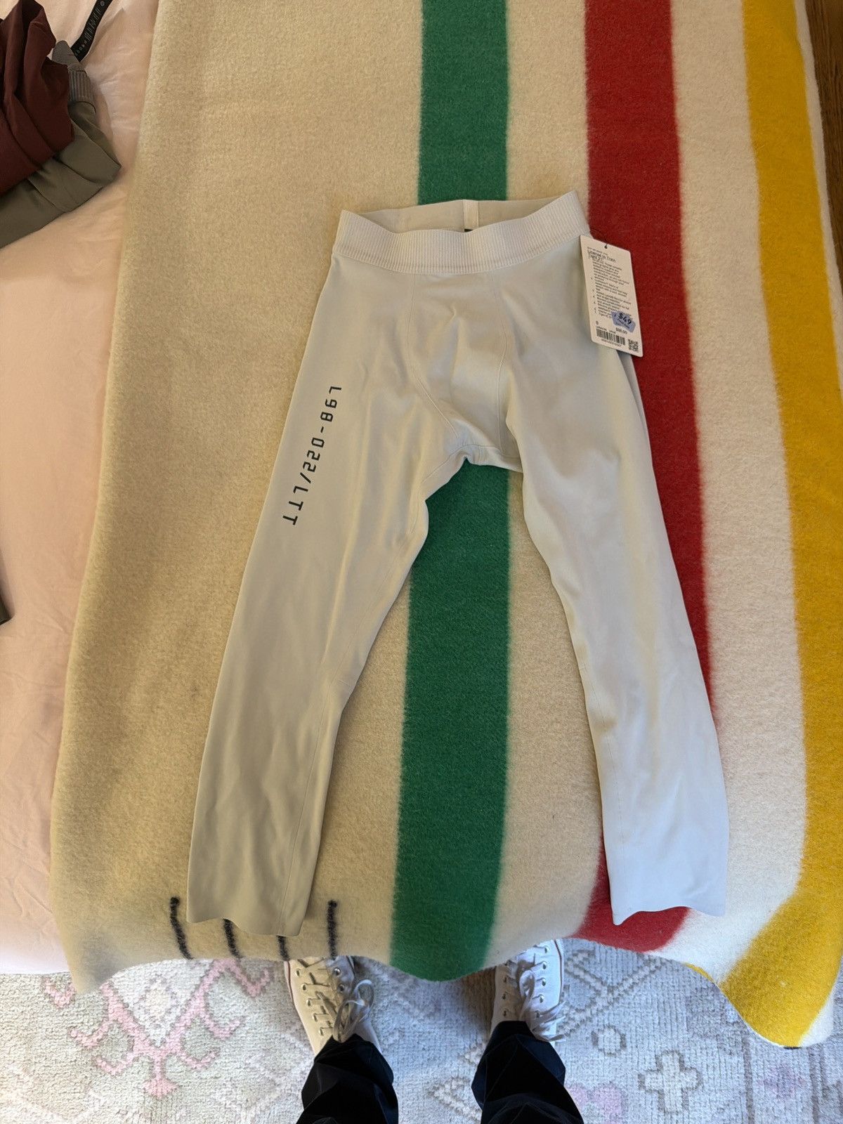 Lululemon Off white lululemon LTT tights (new with tags) Size US 30 / EU 46 - 3 Thumbnail