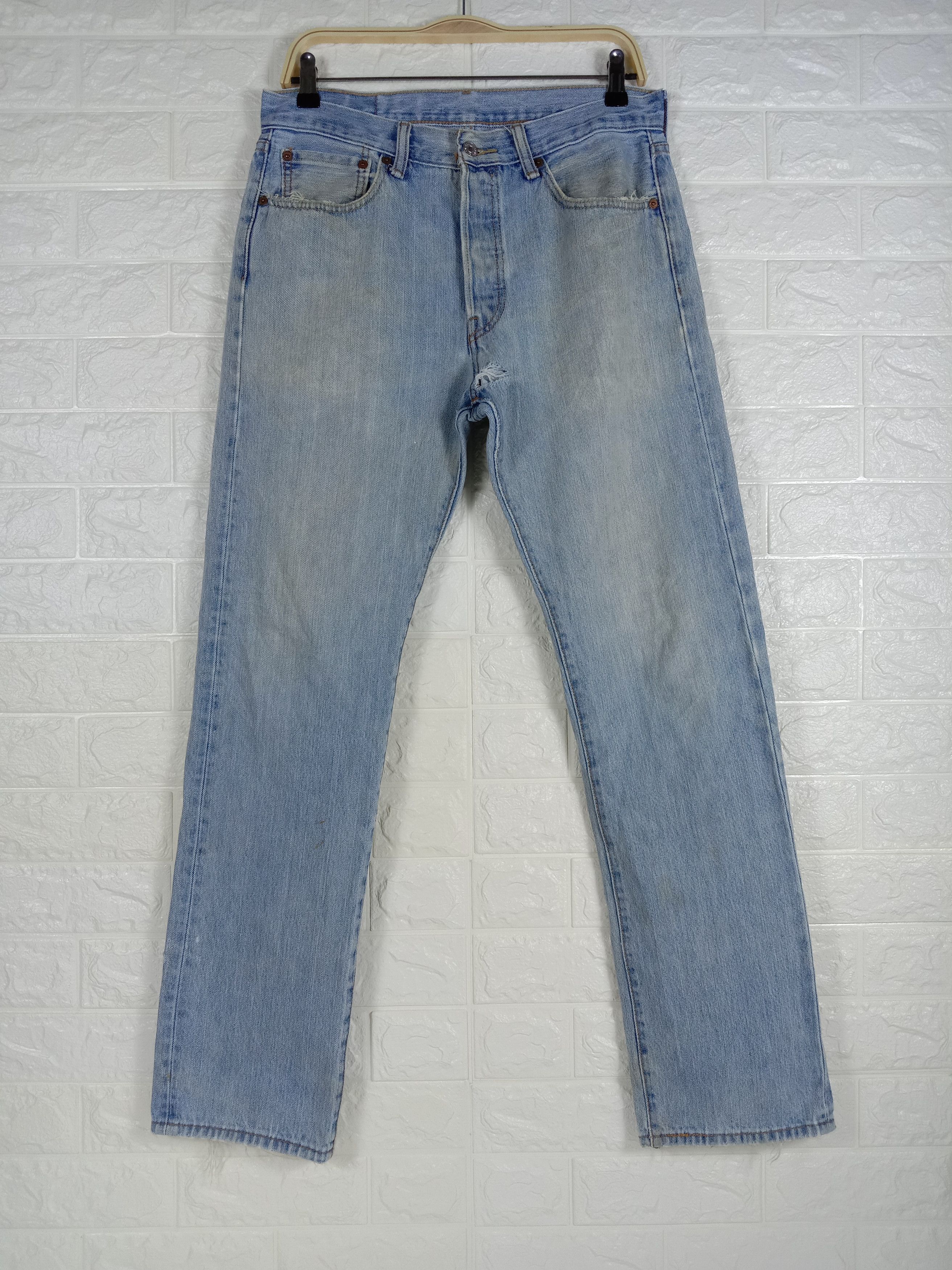 Levi's Vintage Levi's 501 Jeans Light Wash Distressed Denim Size US 31 - 1 Thumbnail