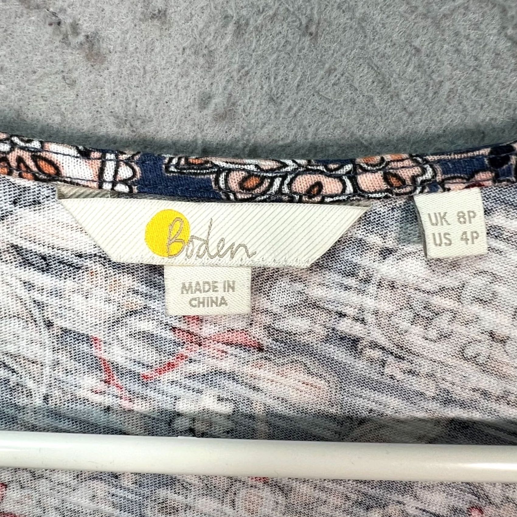Boden Boden Floral Paisley Mini Dress Womens Size 4P Short-Sleeve V-Neck Size S / US 4 / IT 40 - 3 Thumbnail