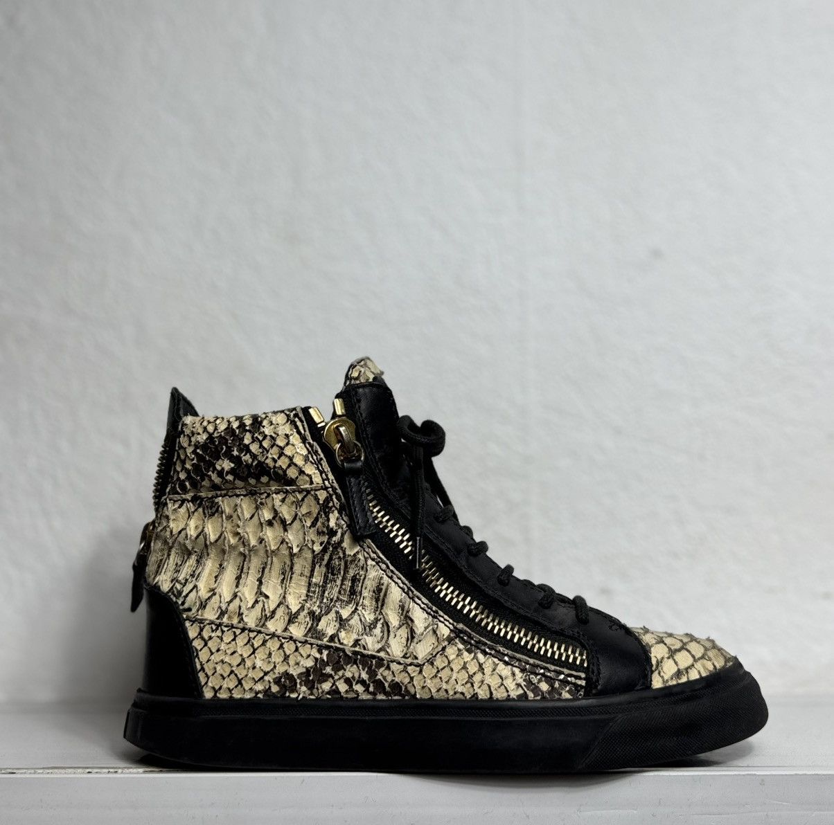 Giuseppe Zanotti Guiseppe Zanotti High Top Sneakers Size 36 Size US 6 / IT 36 - 2 Thumbnail
