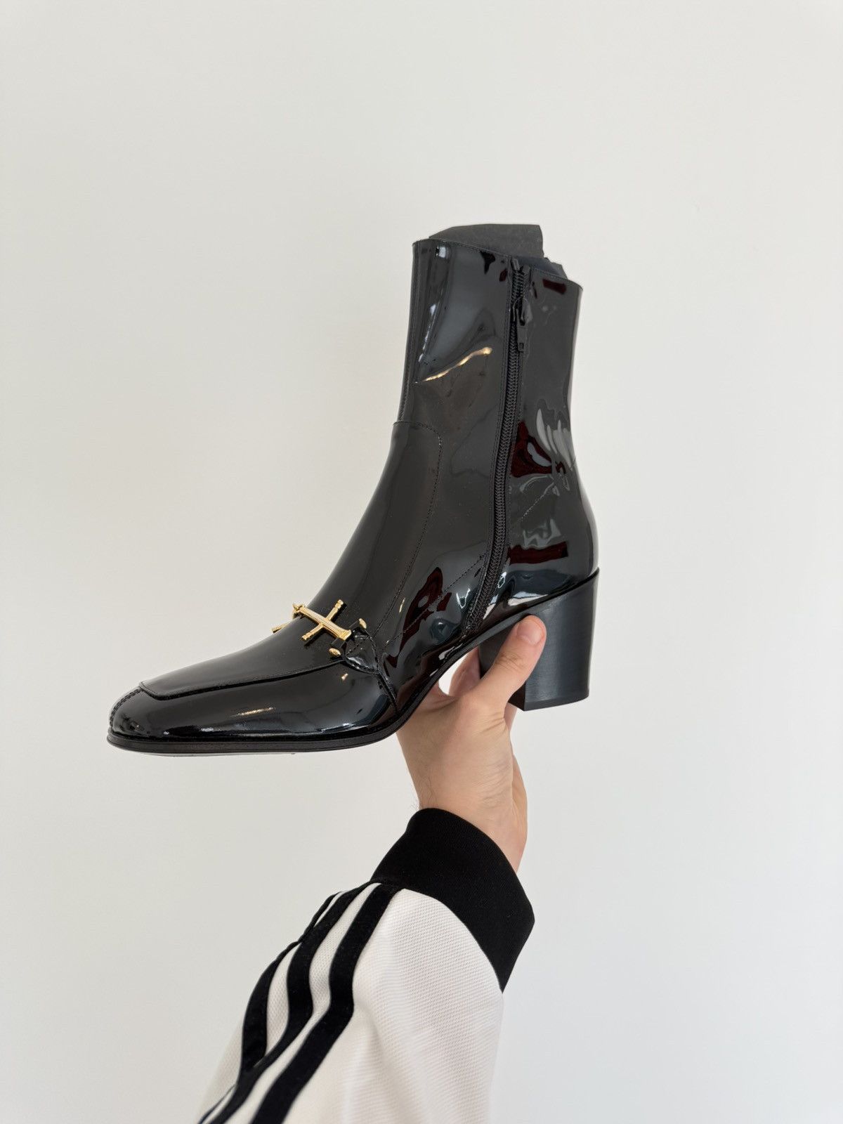 Saint Laurent Paris Saint Laurent Beau Boots in Patent Leather Size US 8.5 / EU 41-42 - 2 Thumbnail