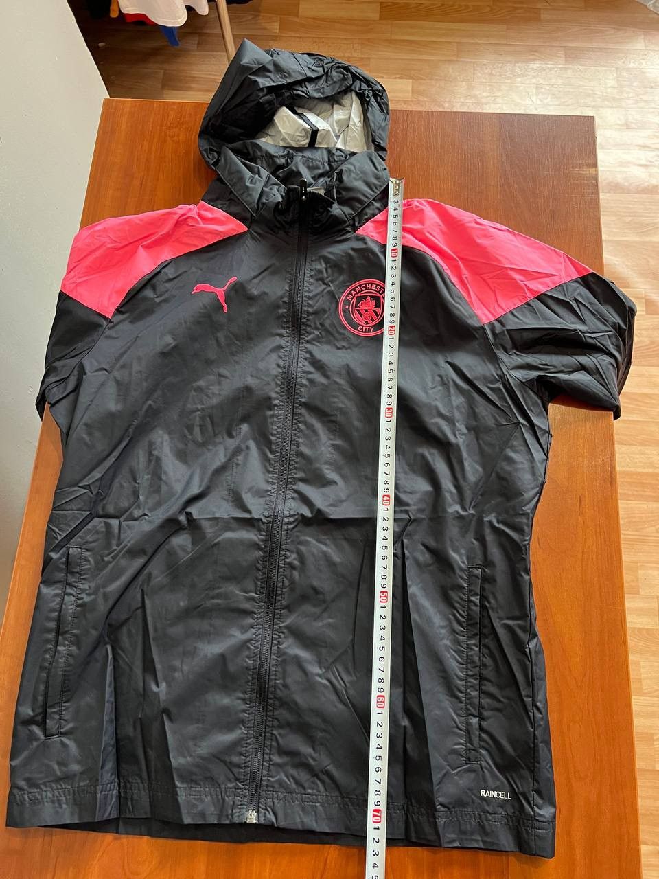 Puma 2023/24 MANCHESTER CITY ALL WATER SOCCER FOOTBALL JACKET L Size US L / EU 52-54 / 3 - 13 Thumbnail